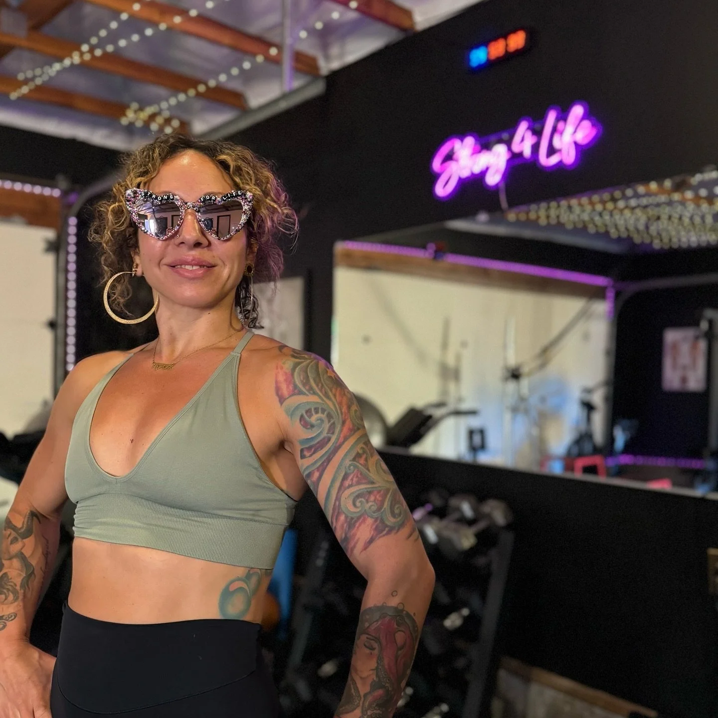 Y&rsquo;all!  Meet Jess.  She&rsquo;s a badass and she&rsquo;s STRONG FOR LIFE! 

I&rsquo;ve been training with her for almost 2 years now and grateful doesn&rsquo;t even begin to describe it.

Ready to be STRONG FOR LIFE? 
@_strongwithjess_