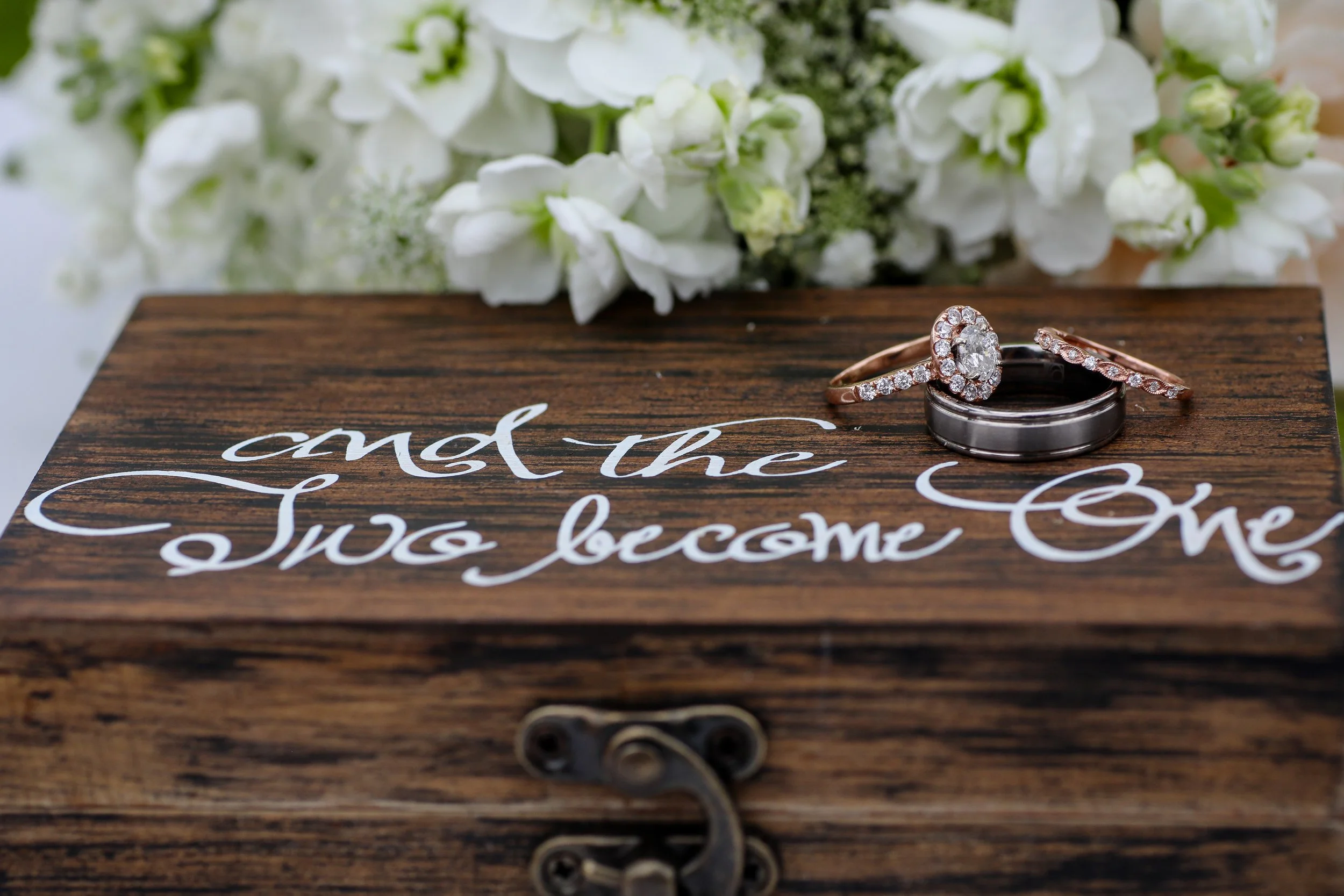 LKW Photography | Refined Wedding Photographer based in Minnesota + worldwide