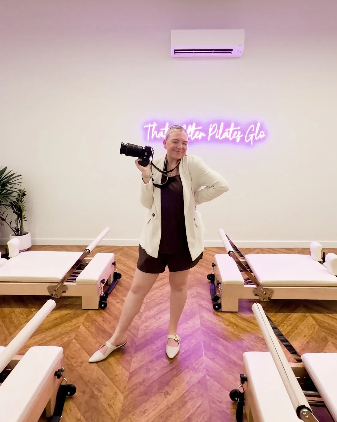 I&rsquo;m baaaaaack 👋 

First shoot day back ✅ and another one on Friday! My goodness it felt good to be doing my thing again, with @eloisesmith_ by my side at one of our faves @afterglo_pilates 

#perthphotographer #perthpilates #pilatesstudio #per