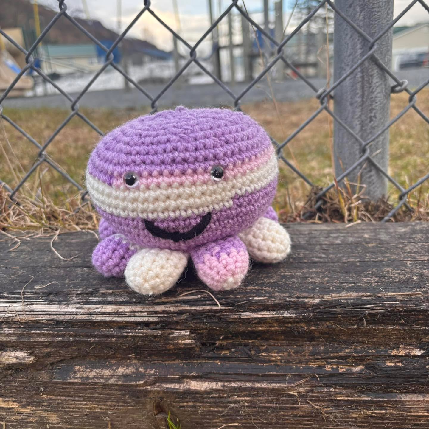 Just a little crochet octopus I finally finished π