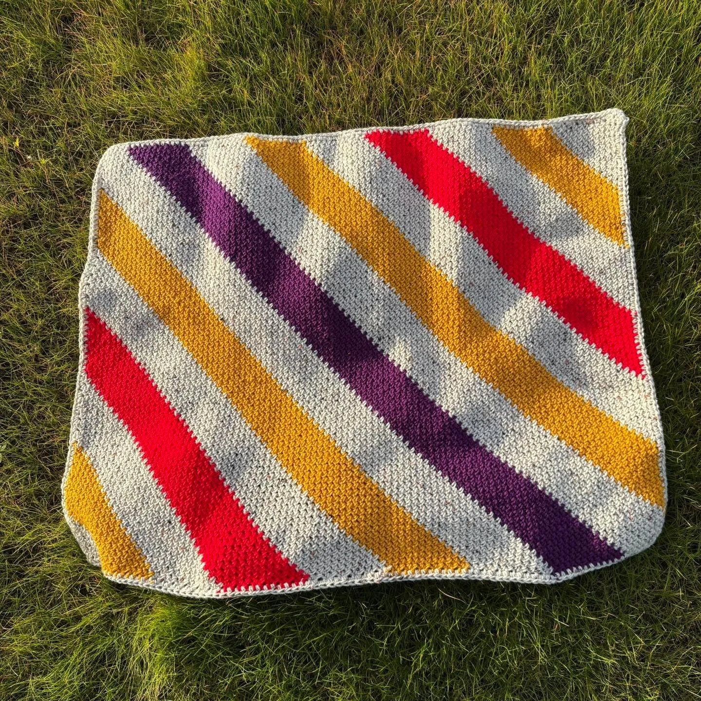 So many babies who need blankies!