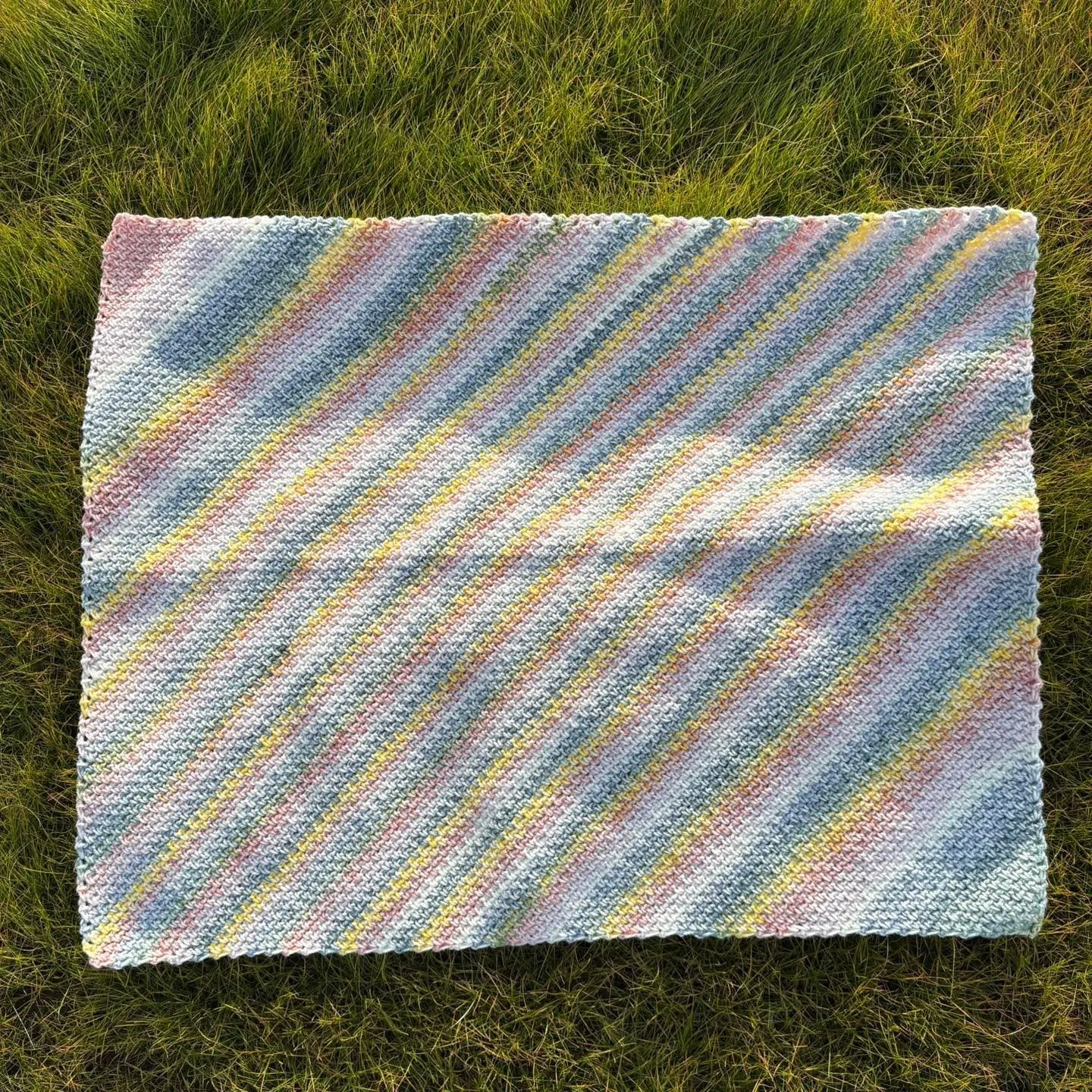 A special baby blanket for someone I love. 🥰 I was excited for this blanket as soon as a saw the yarn, and I couldn&rsquo;t wait to make it.