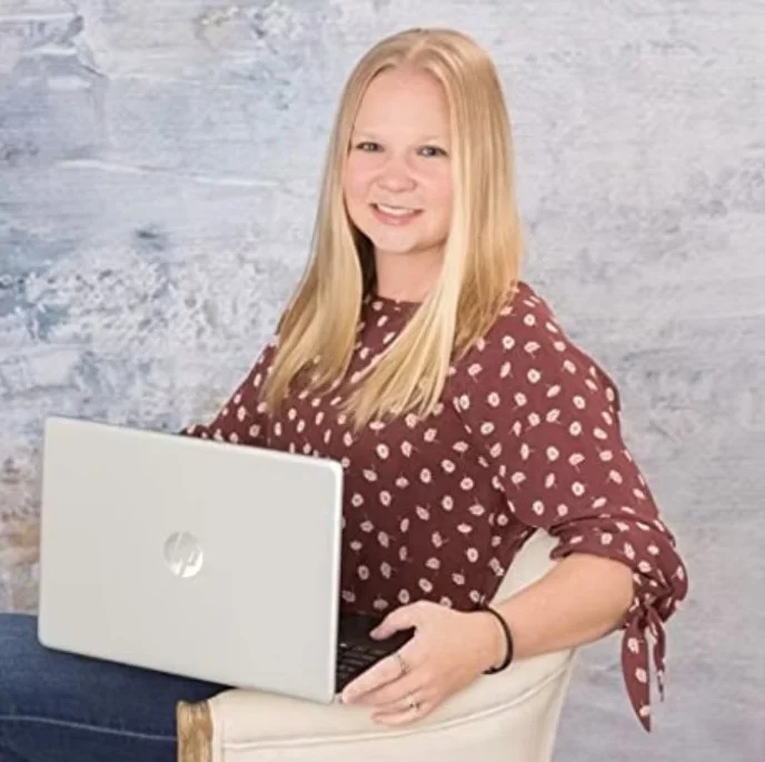 Elizabella Baker, Romance and Romantic Suspense Author, Headshot