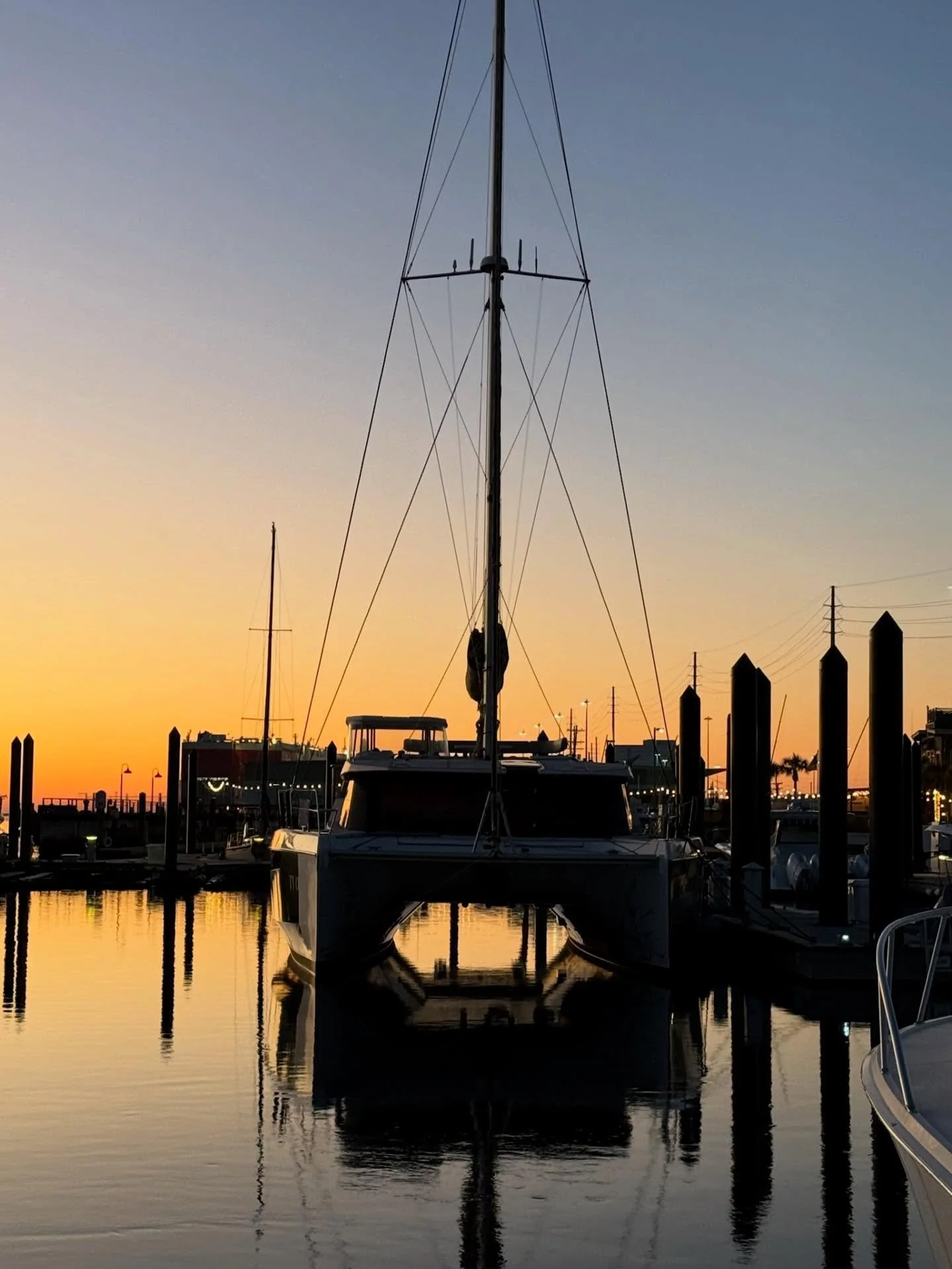 golden hour. catamaran style⛵️