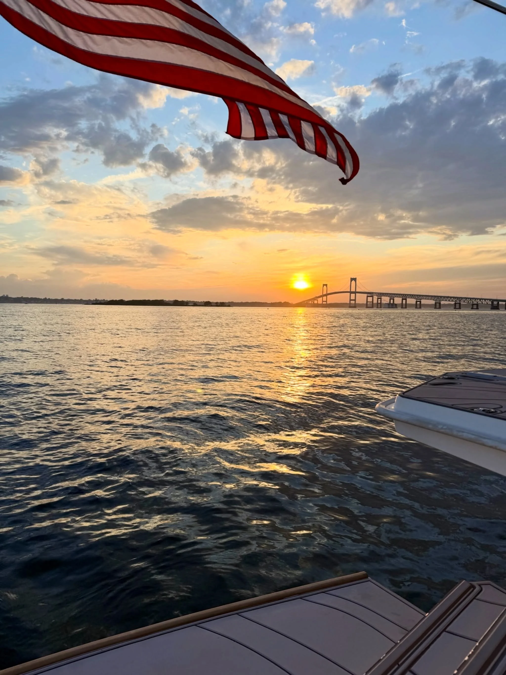 First sunset of the season did not disappoint - book your charter &amp; make this your view🌞✨

#newport #rhodeisland #newportri #newportrhodeisland #tyoneon