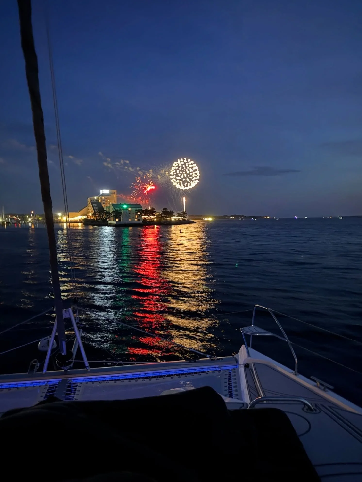 The best seat for fireworks is on the water. July 4th weekend charters are filling up - book now! 🇺🇸✨

#newport #fourthofjuly #rhodeisland #newportri #4thofjuly