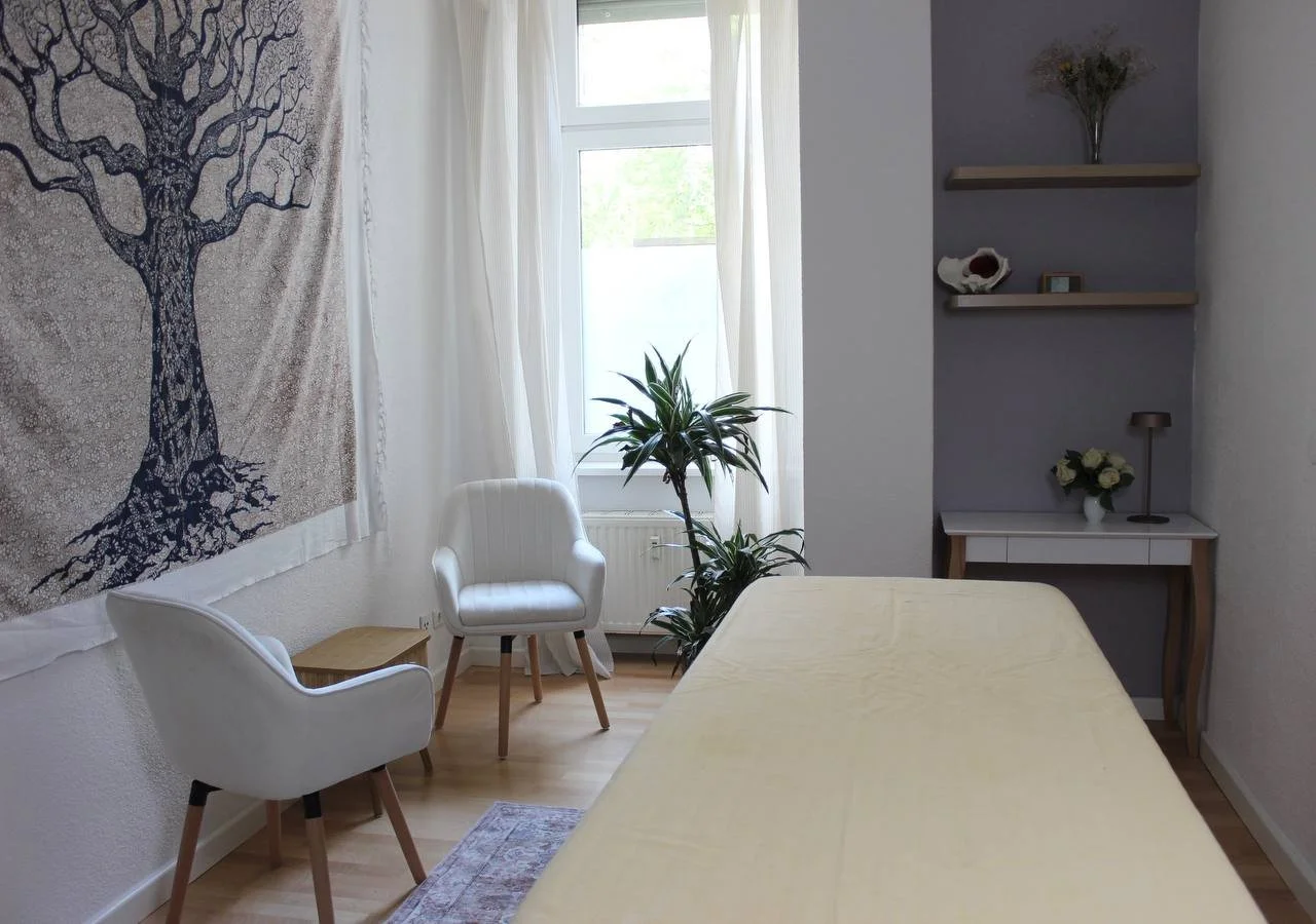 Medical room with electric table