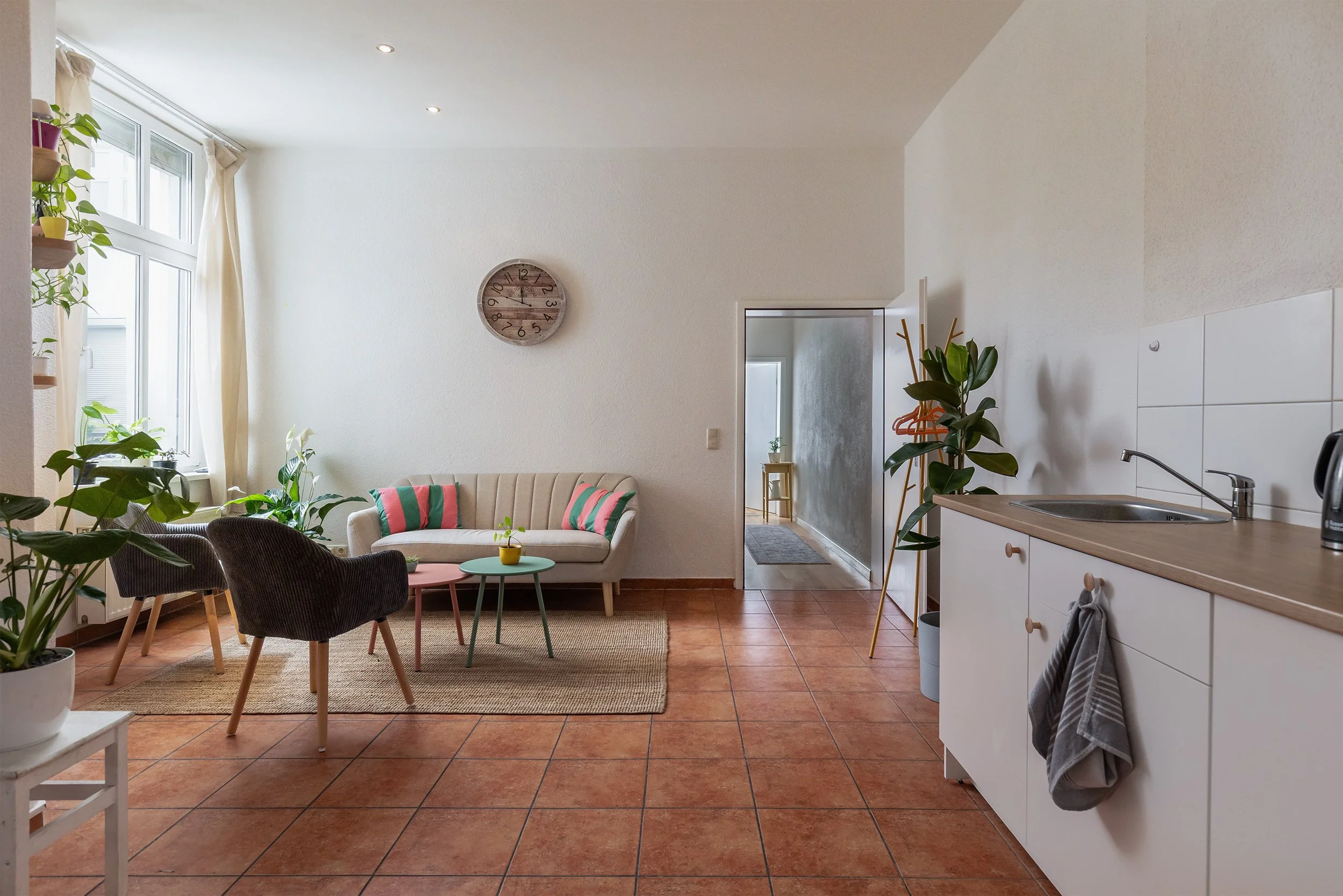 Harmonie Studio waiting area and kitchenette