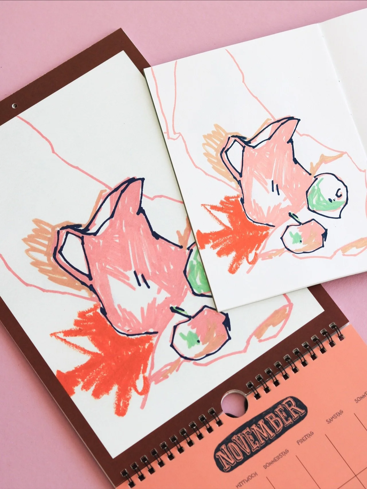 Das Skizzenbuch ist mittlerweile mein kreatives Zuhause. 📓🏠 🎨

Hier halte ich fest, was ich auf Reisen entdeckt und in der Natur beobachtet habe. 👀 Ich verewige das auf Papier, woran ich im trubeligen Alltag h&auml;ngen geblieben bin. 🥫Hier prob