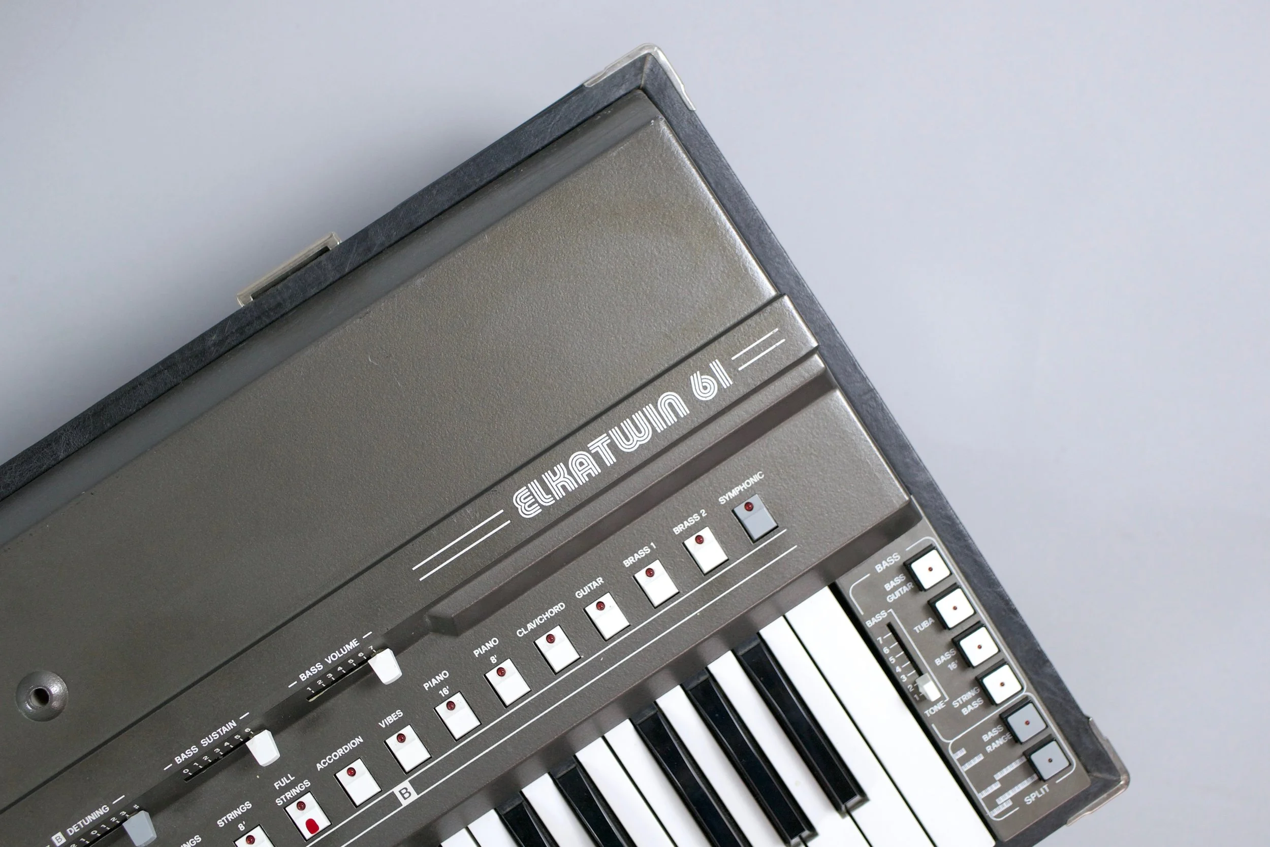The Bass section is located on the right and serves up a choice of 4 preset sounds, has its own cut-off and volume control and can be applied to the lower octaves in two ways. 