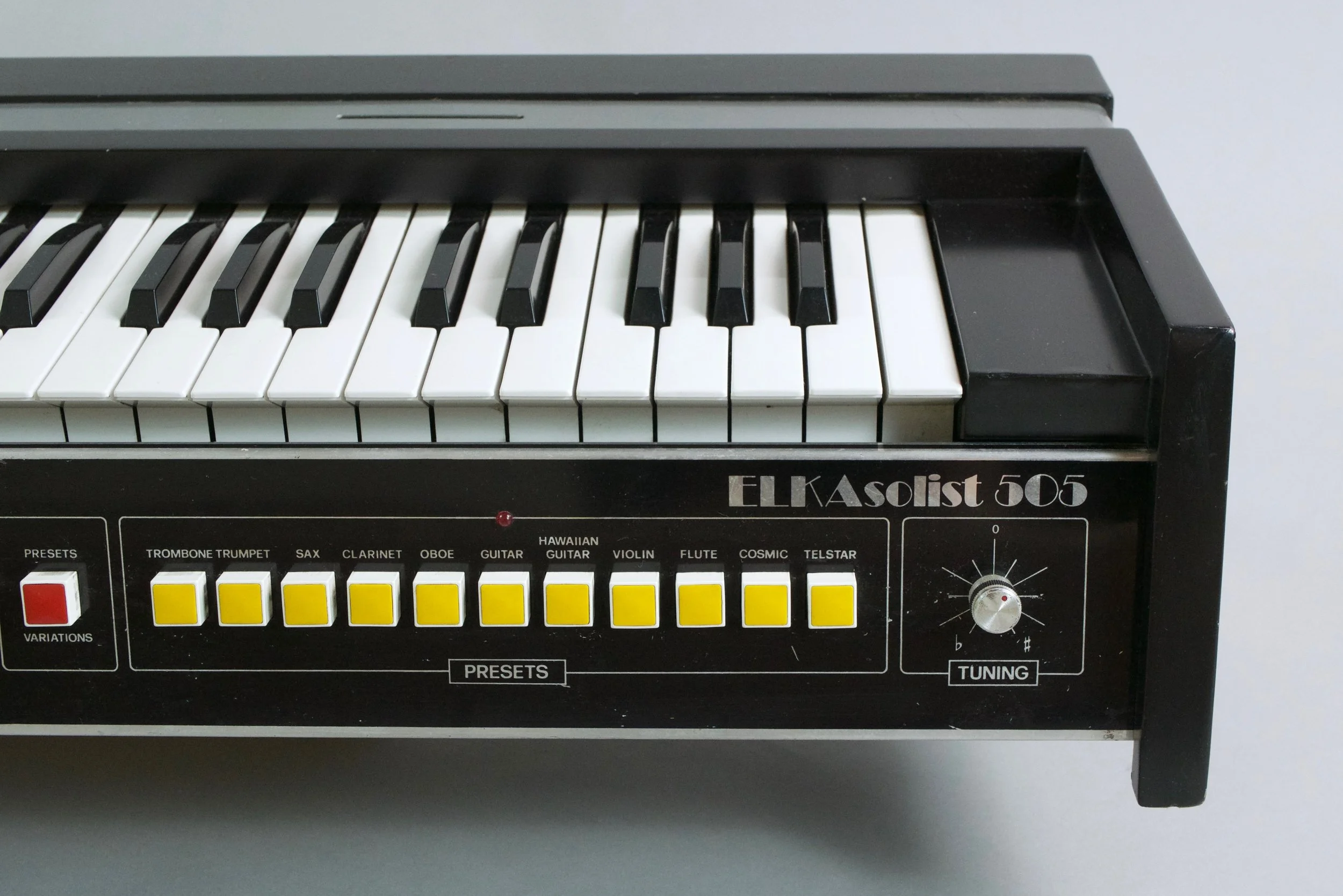 Clearly inspired by the Roland SH1000 and other compact mono synths from the mid 70s, the 11 presets offer a variety of wave forms and octaves that do a great job at sounding like a synth but less so imitating the instruments they're named after.