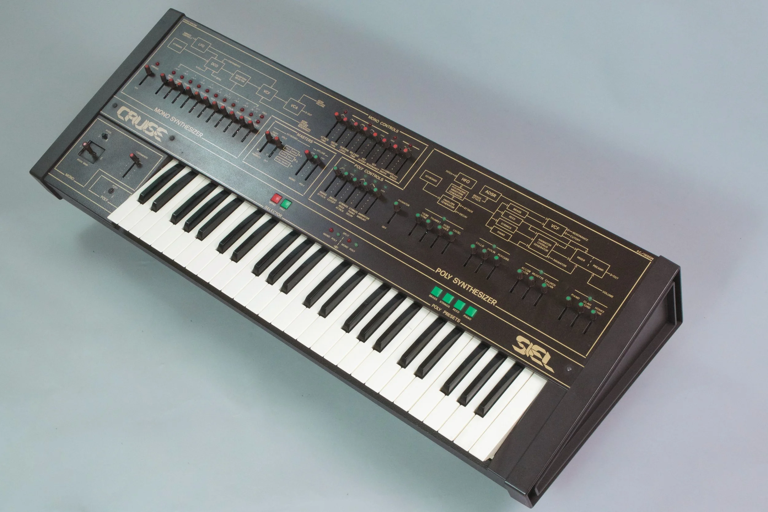The Cruise is really two of Siel synths slapped together : the polyphonic Siel Orchestra II and the monophonic Siel Mono - duh - with slightly slimmed down sound sculpting options from the originals. We don't know why it's called Cruise - Tom Cruise 