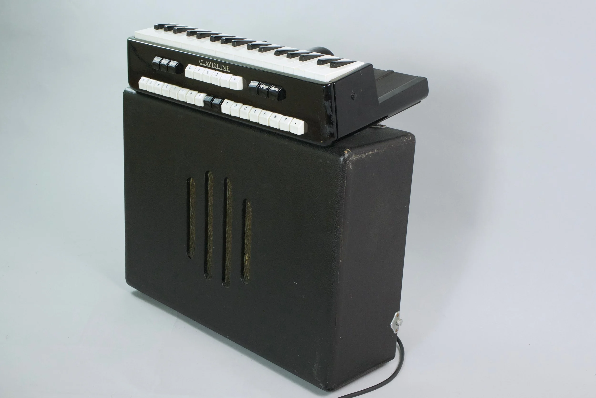 The keyboard is powered by the tube amplifier below via a big connector cable. This is out for service so we don't have the real specifics of it yet but the sounds and textures generated by the Clavioline are definitely rooted in the 1950s and 1960s 