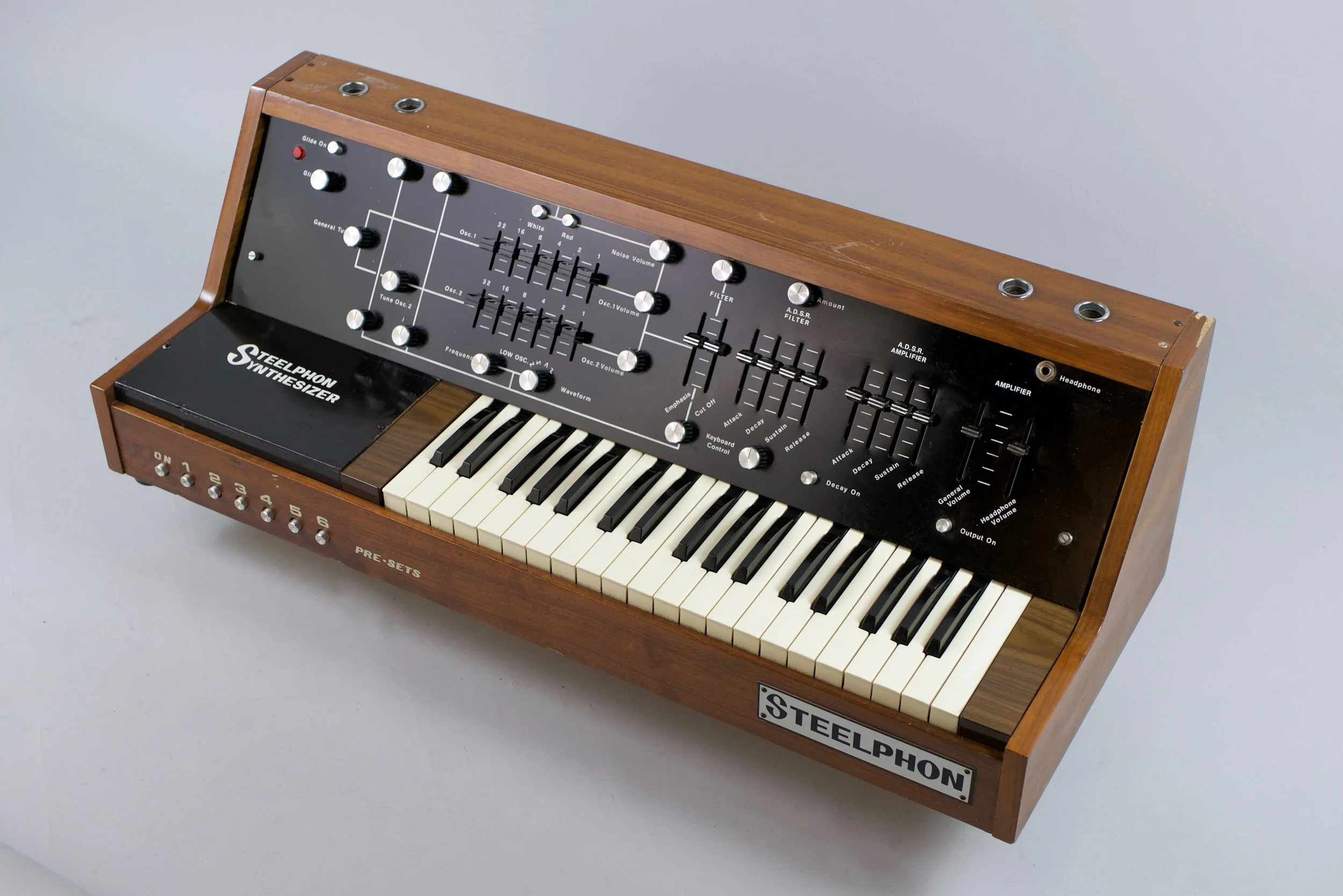 STEELPHON S900 - 1973 - The powerful, dual oscillator Mono Synth that paved the way, is this the very first synth with programmable pre-sets? With organic and punchy tones, filter noise modulation, programmable presets and separate CV controls for ea
