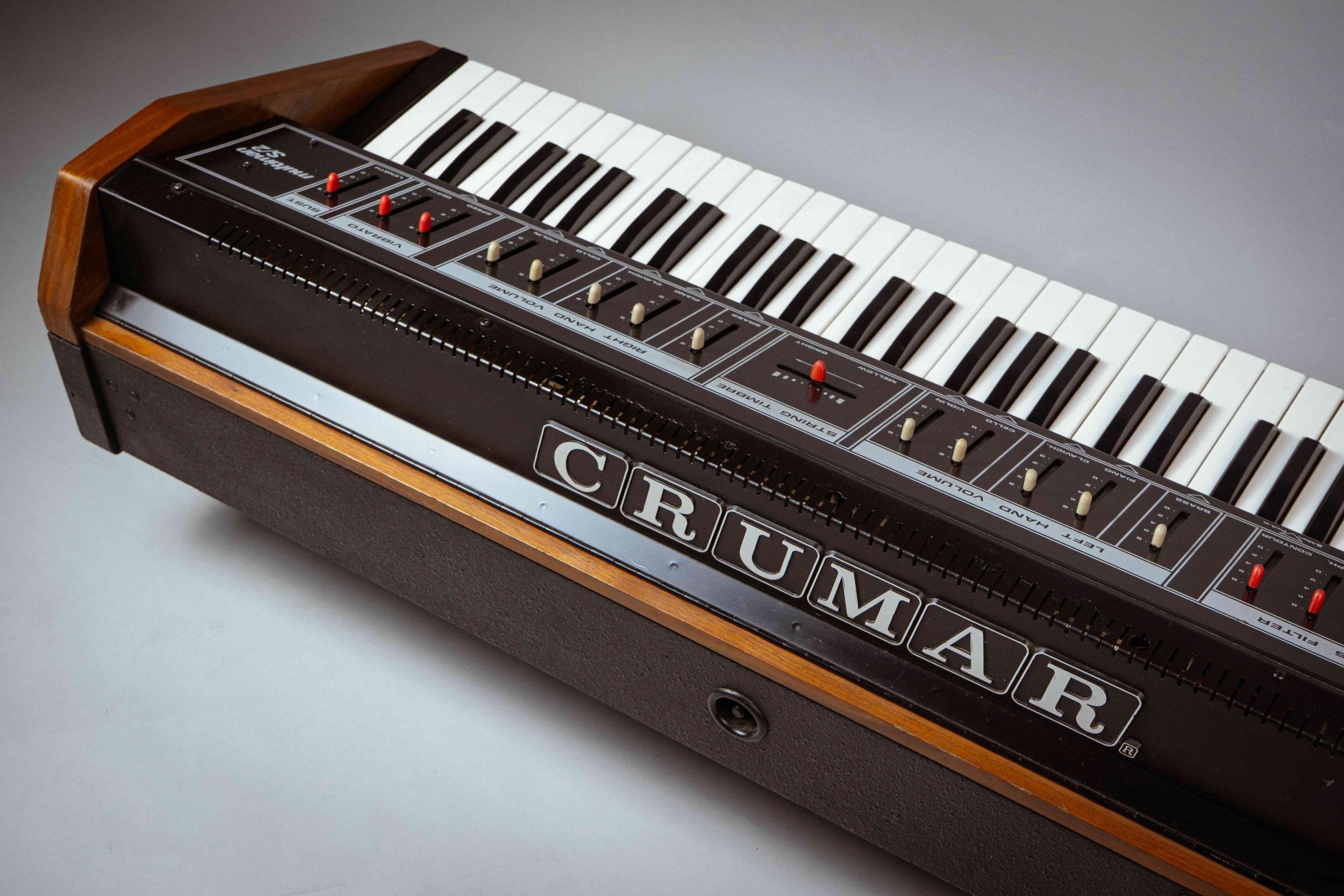 The Crumar Plaque is well visible in the back, great promotion for the brand when positioned on stage. 