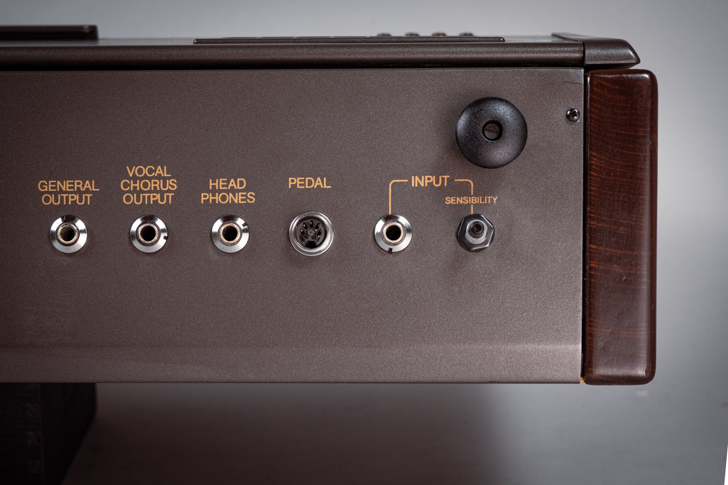 A few more audio outputs would have been sweet but for now we get a general output of all sections unless the Vocal Chorus jack output is connected which separates it from the others. We then have a Headphone and an audio input connector routed to th