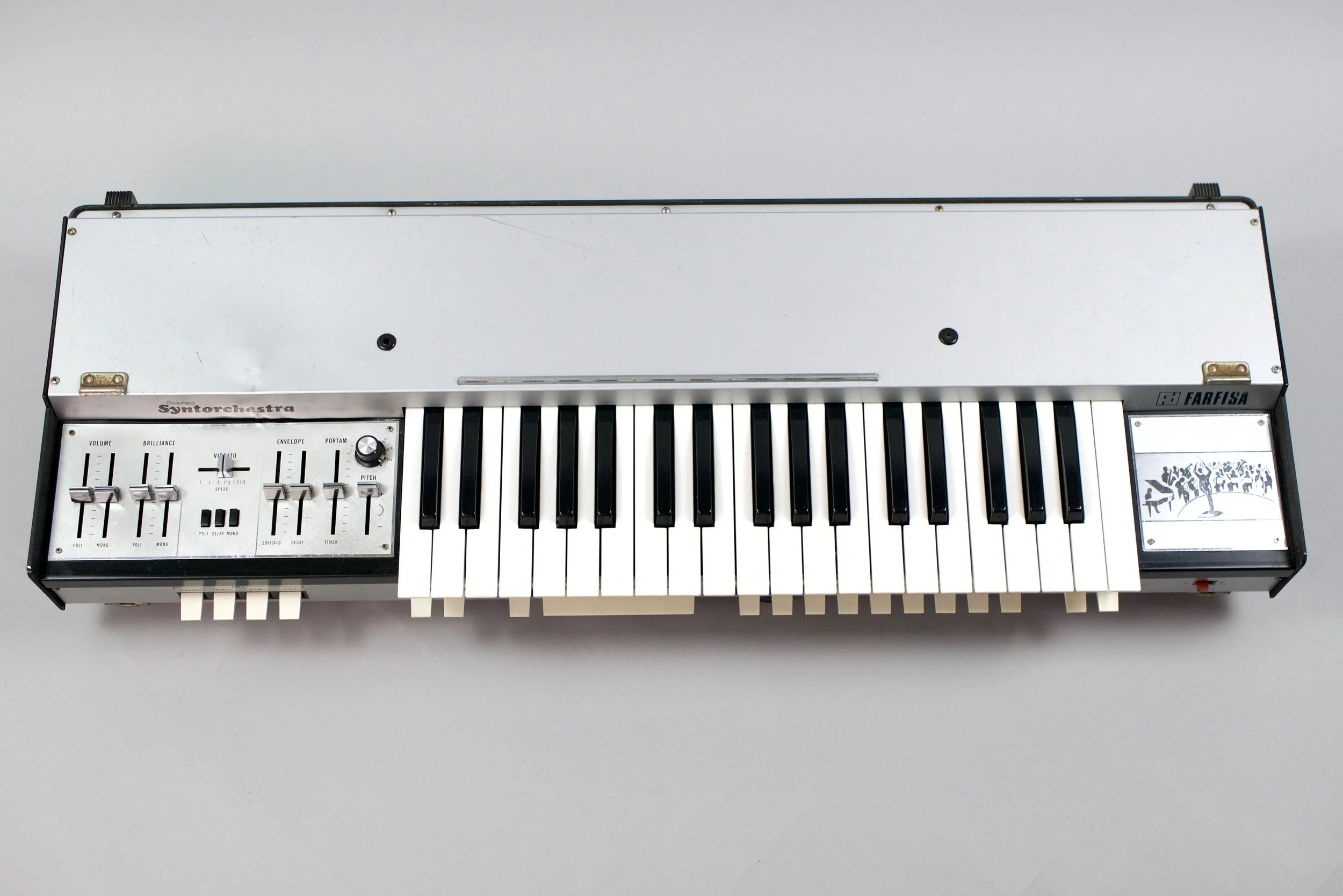 The polyphonic sections limited modulation capabilities apart - there are no attack or release controls here, only piano has fixed release - its 4 presets can sound great with some external help from a phaser pedal such as the often used, German Schu