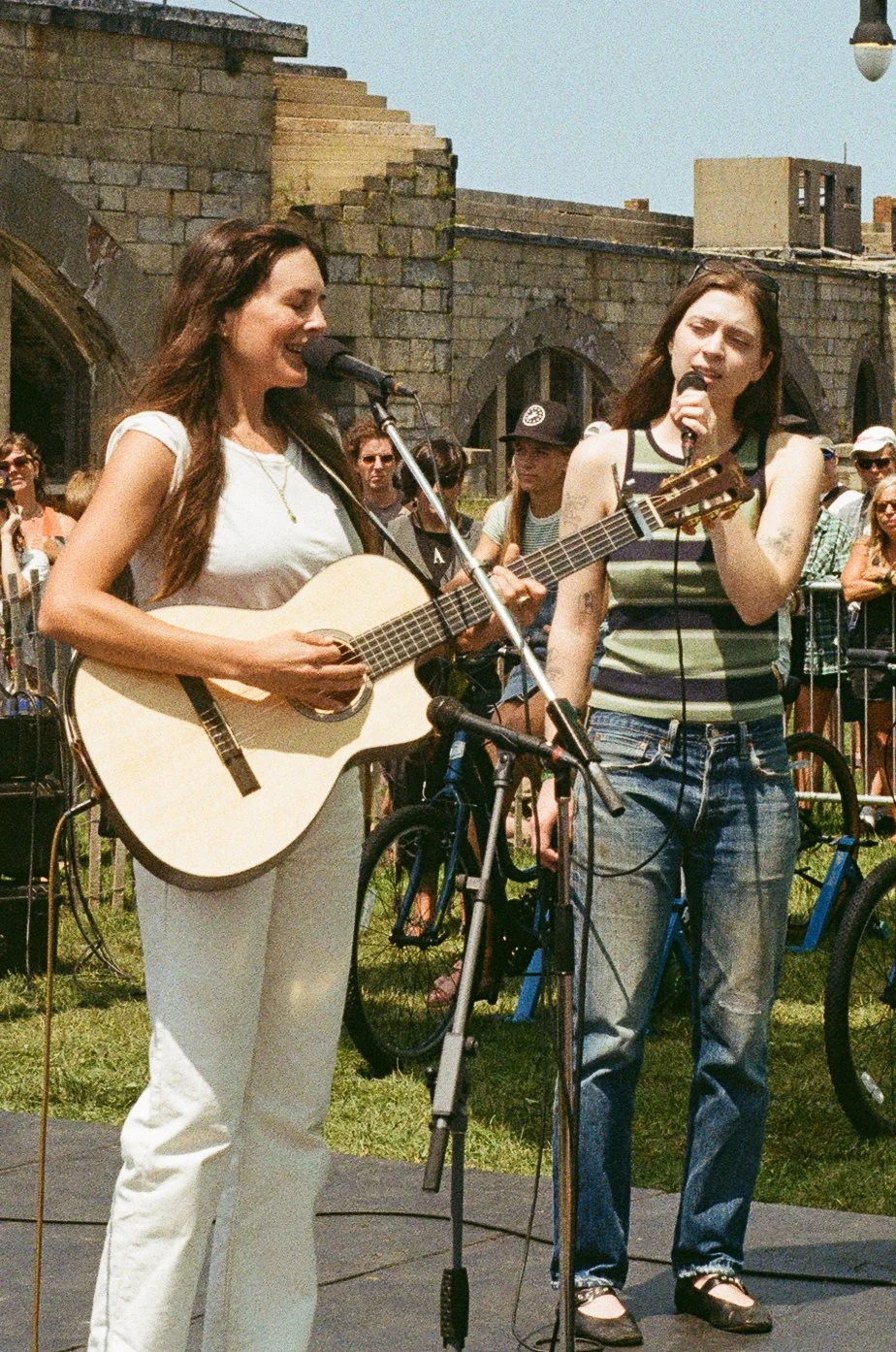 newport-folk-2.jpg