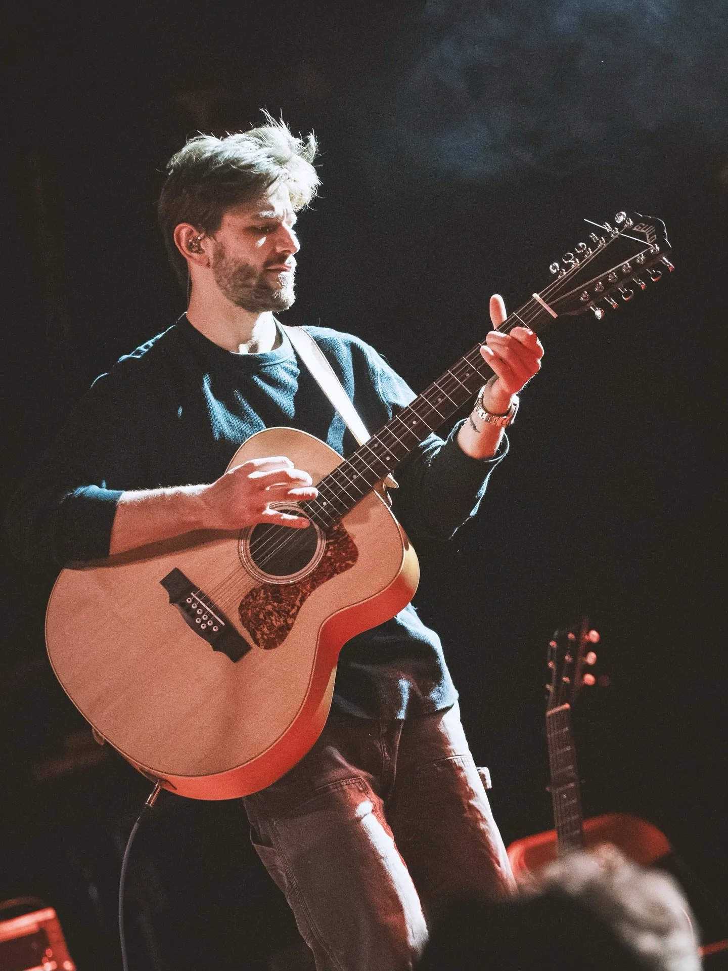 Caught @jonahkagen opening for Vance Joy last summer. Last night, he was headlining his own sold out show at The Sinclair. 🎸 

#jonahkagen #livemusic #musicphotography