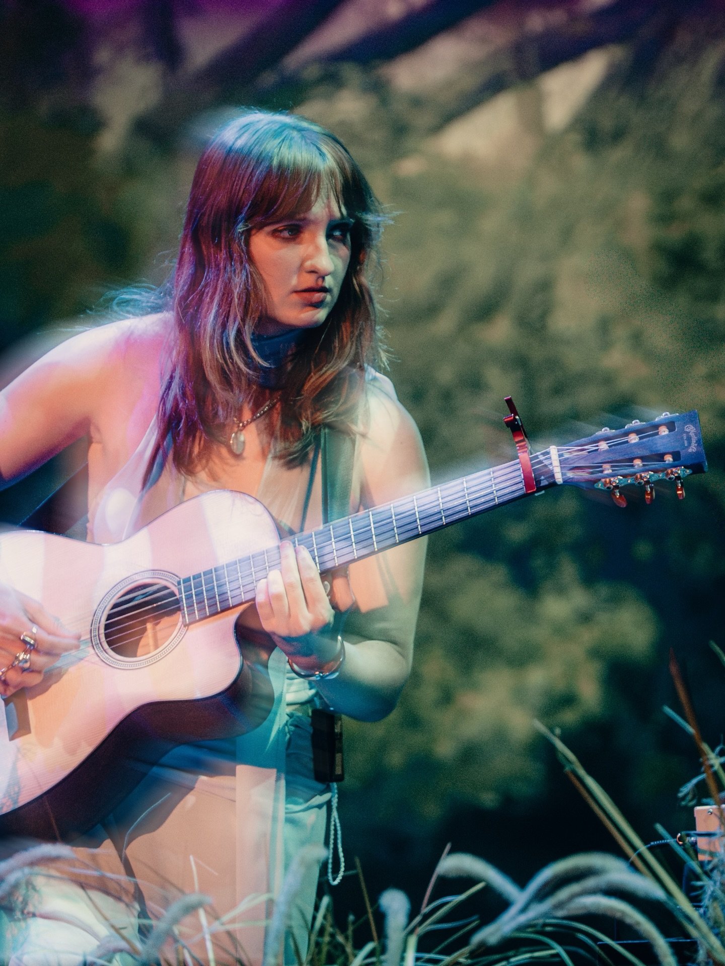 Two people on stage and it sounded like a full orchestra. @madicunningham at the @the_wilbur was an immersive show that blew my mind. 

Shot for @thejuiceboxpress 
#madisoncunningham #livemusic #boston