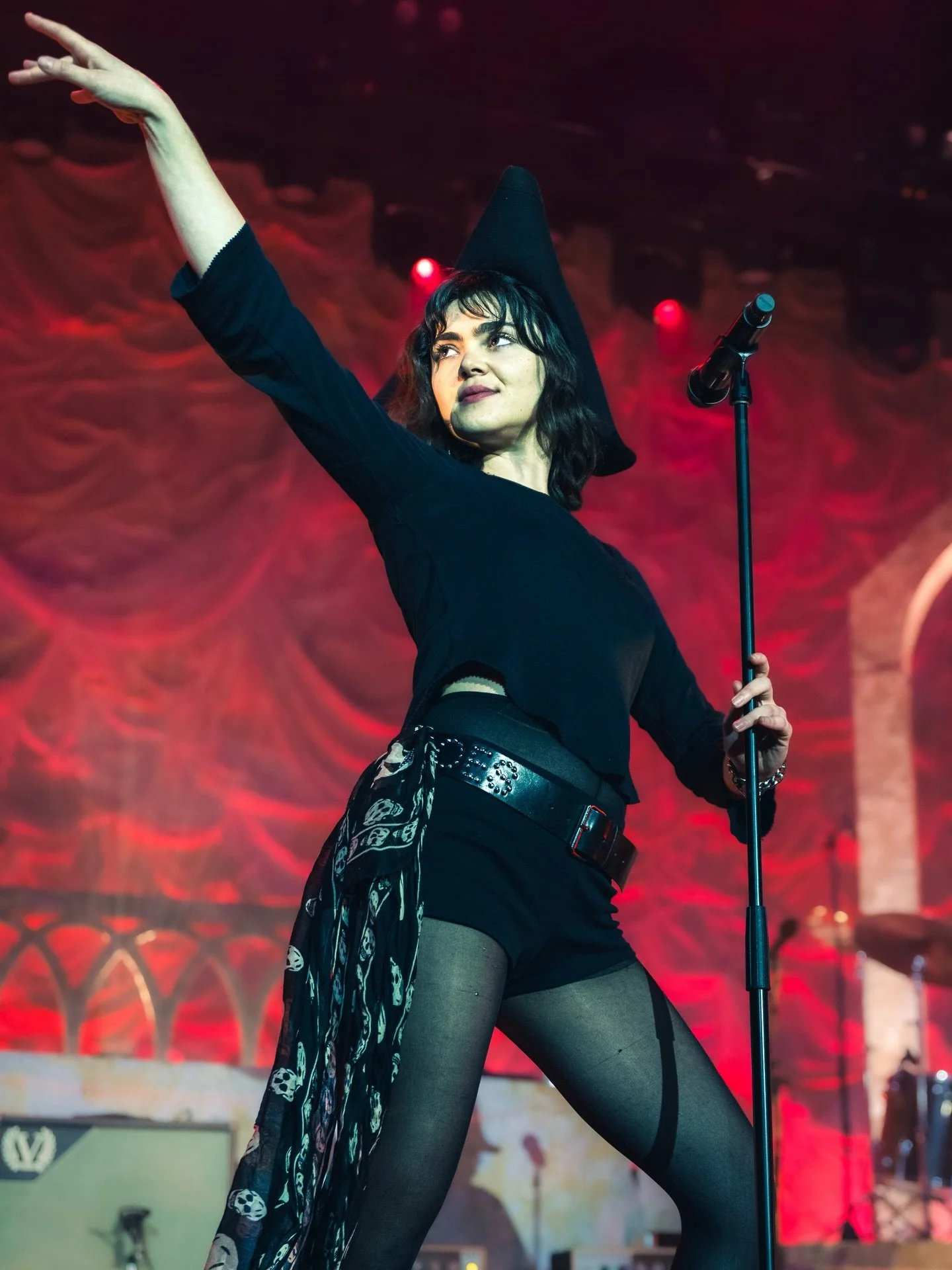 Show of the month? No, show of the year! @thelastdinnerparty were incredible at a sold out @roadrunnerboston last night! 

#thelastdinnerparty #livemusic #concertphotography