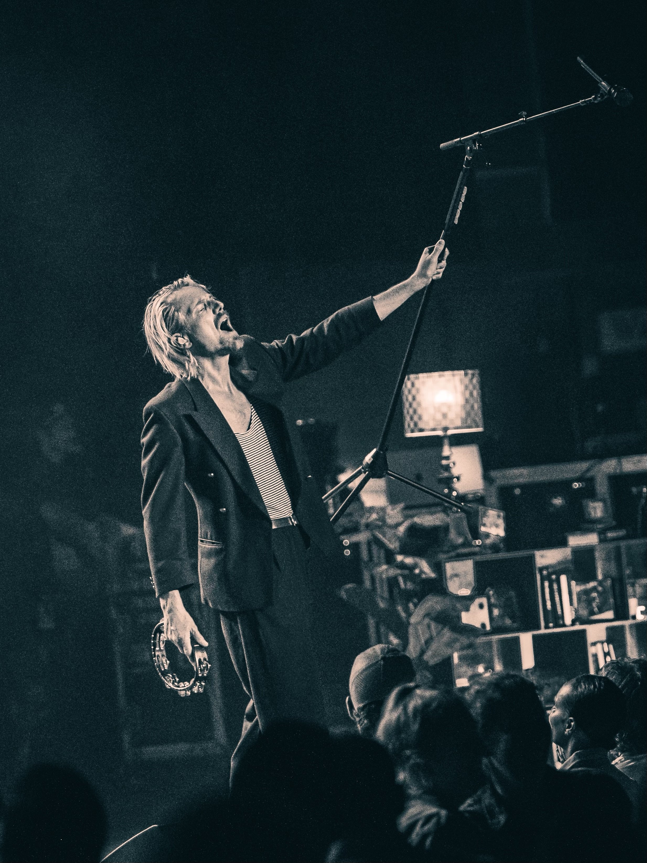 Last night of tour at the Wang Theatre. @theheadandtheheart played their debut album in full and nobody sat down once. 

For @rokkr.press 
#theheadandtheheart #wangtheatre #livemusic