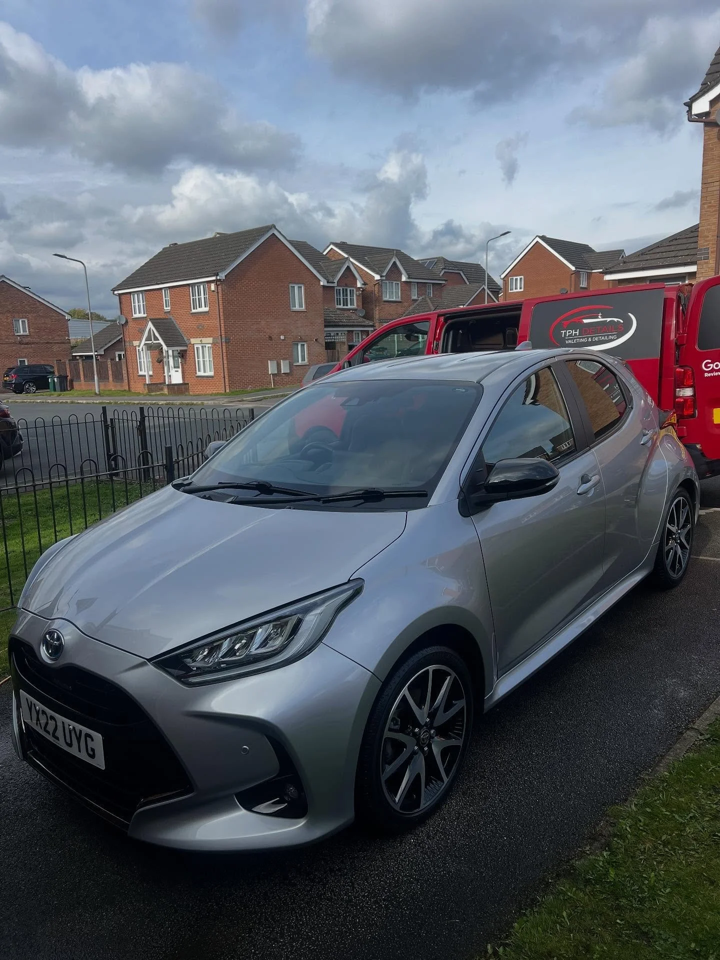 Yaris in for a little tickle.

💧Deep Cleans
💧Maintenance Club
💧Ceramic Coating Packages
💧Paint Enhancement Packages
⭐️ 100+ 5 Star Google Reviews ⭐️

📱 07506403677
💻 www.tphdetails.com

#detailinguk #detailingcars #carvaleting #valeting #hudder