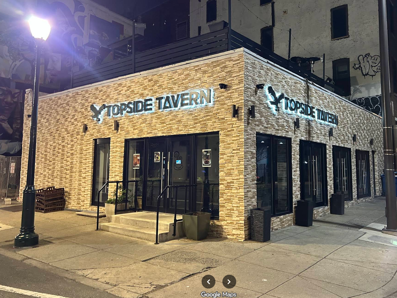 Topside Tavern /w Mandy Bee