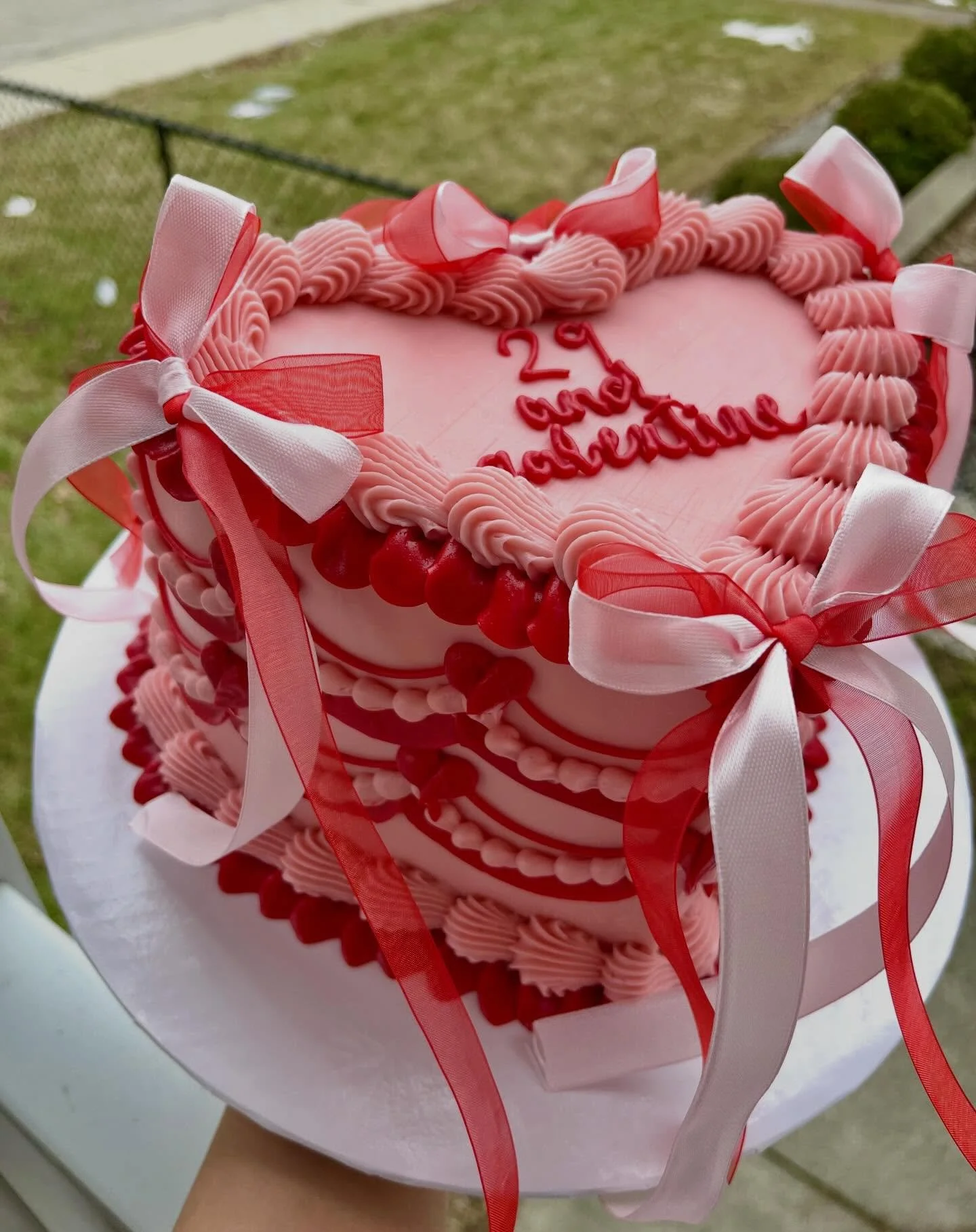 My favourite colour combo on a cake!! ❤️💖