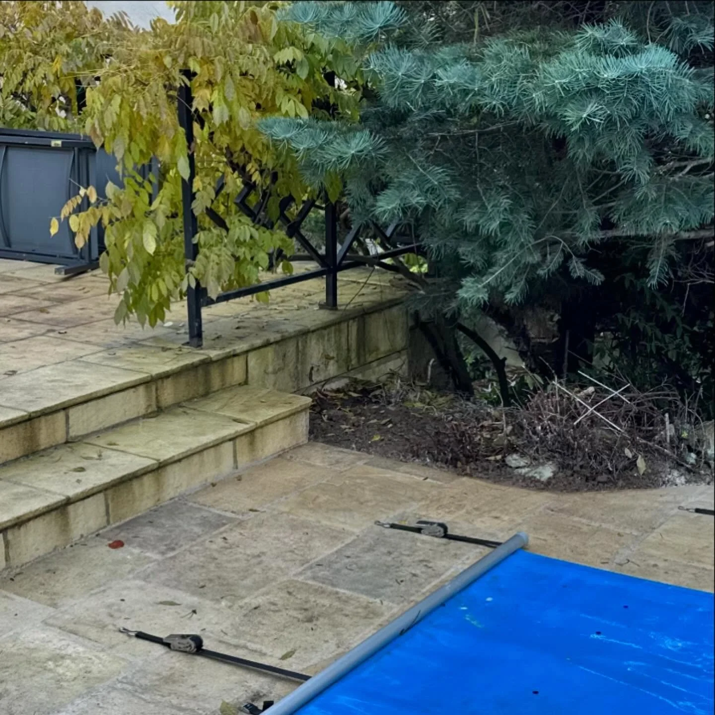 R&Eacute;NOVATION DE LA DALLE AUTOUR D&rsquo;UNE PISCINE 💦

Notre &eacute;quipe est intervenue dans le cadre d&rsquo;un affaissement de la dalle 
➡️ Swipez pour d&eacute;couvrir l&rsquo;&eacute;tat de la dalle

Zoom sur les diff&eacute;rentes &eacut