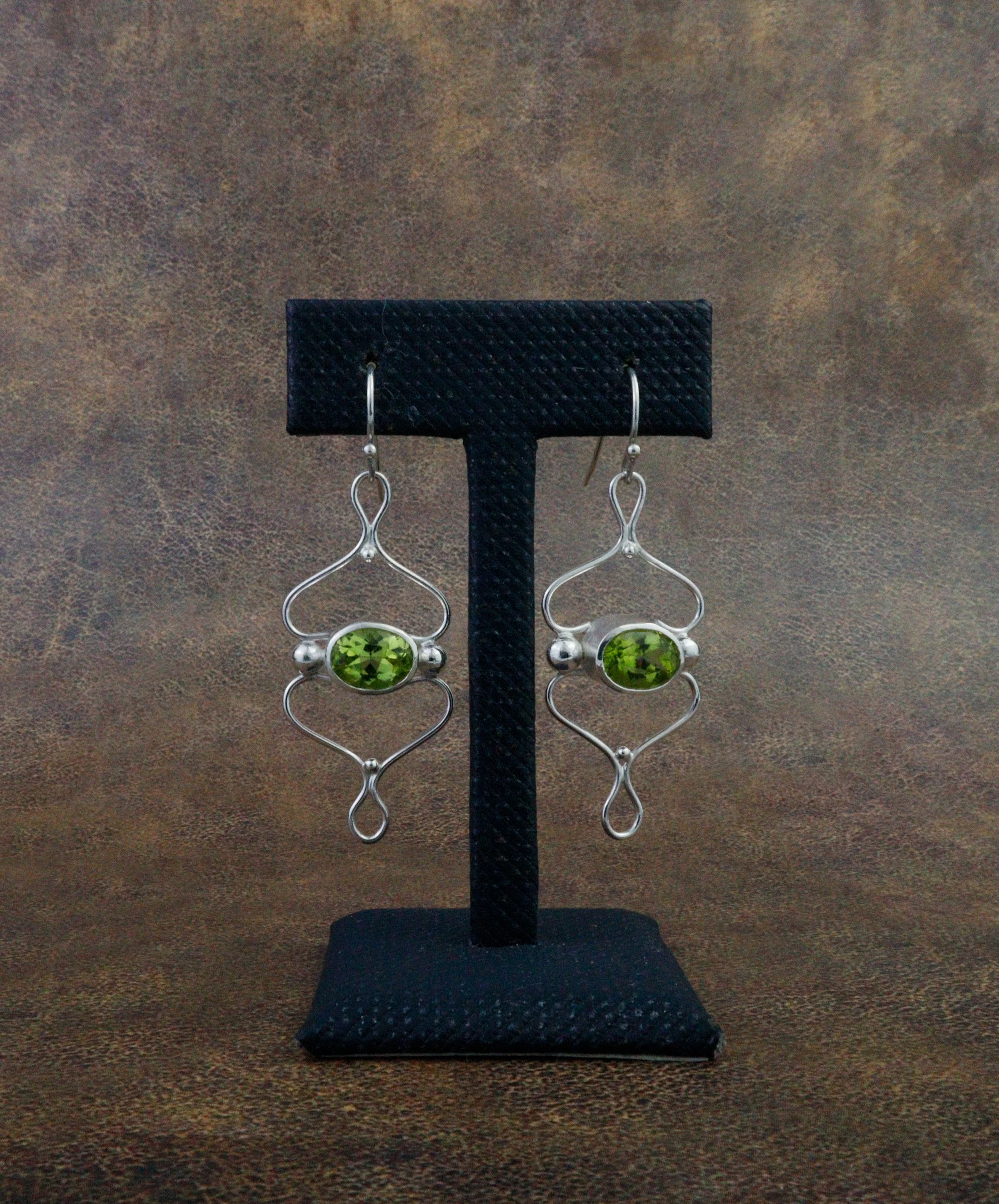 Elegant gemstone Earrings.jpg
