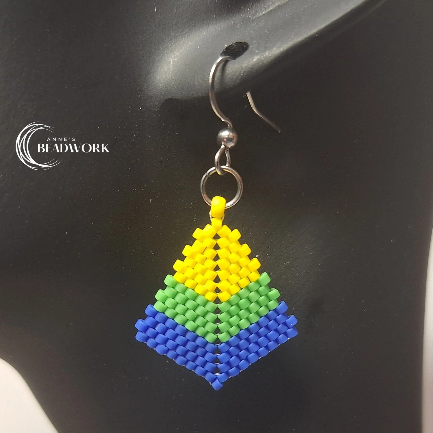 Kite_Earrings_Flags_Corozal_Small_20260814_Hanging.jpg