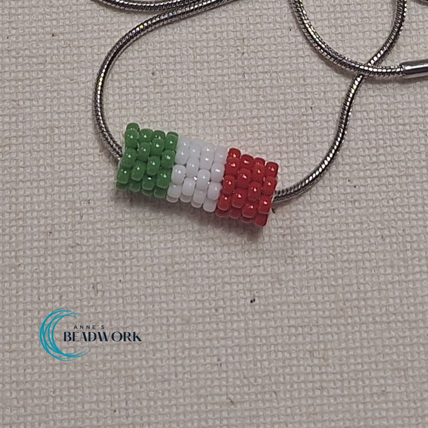 Barrel_Necklace_Flags_Italy_20260714.jpg