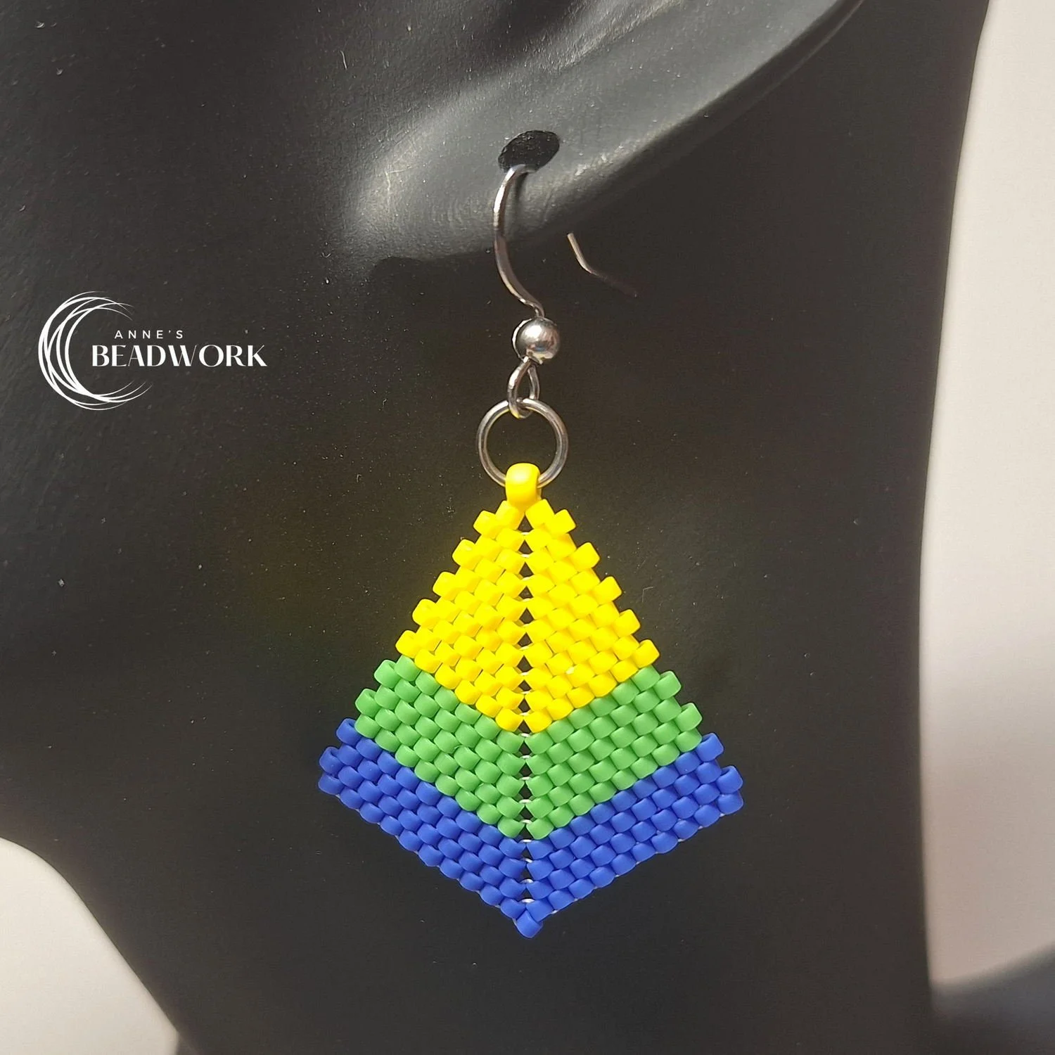 Kite_Earrings_Flags_Corozal_Medium_20260814_Hanging.jpg