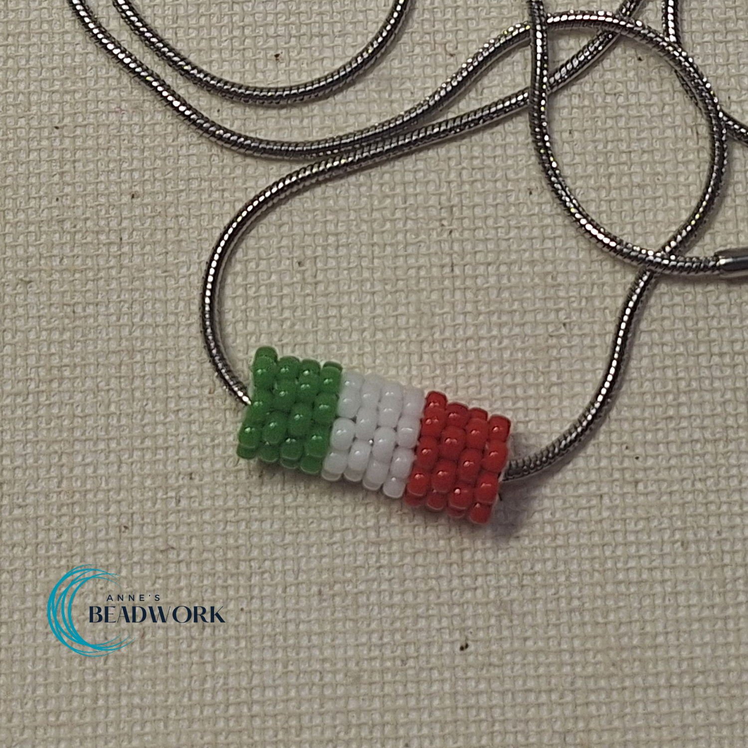 Barrel_Necklace_Flags_Italy_20260714_2.jpg