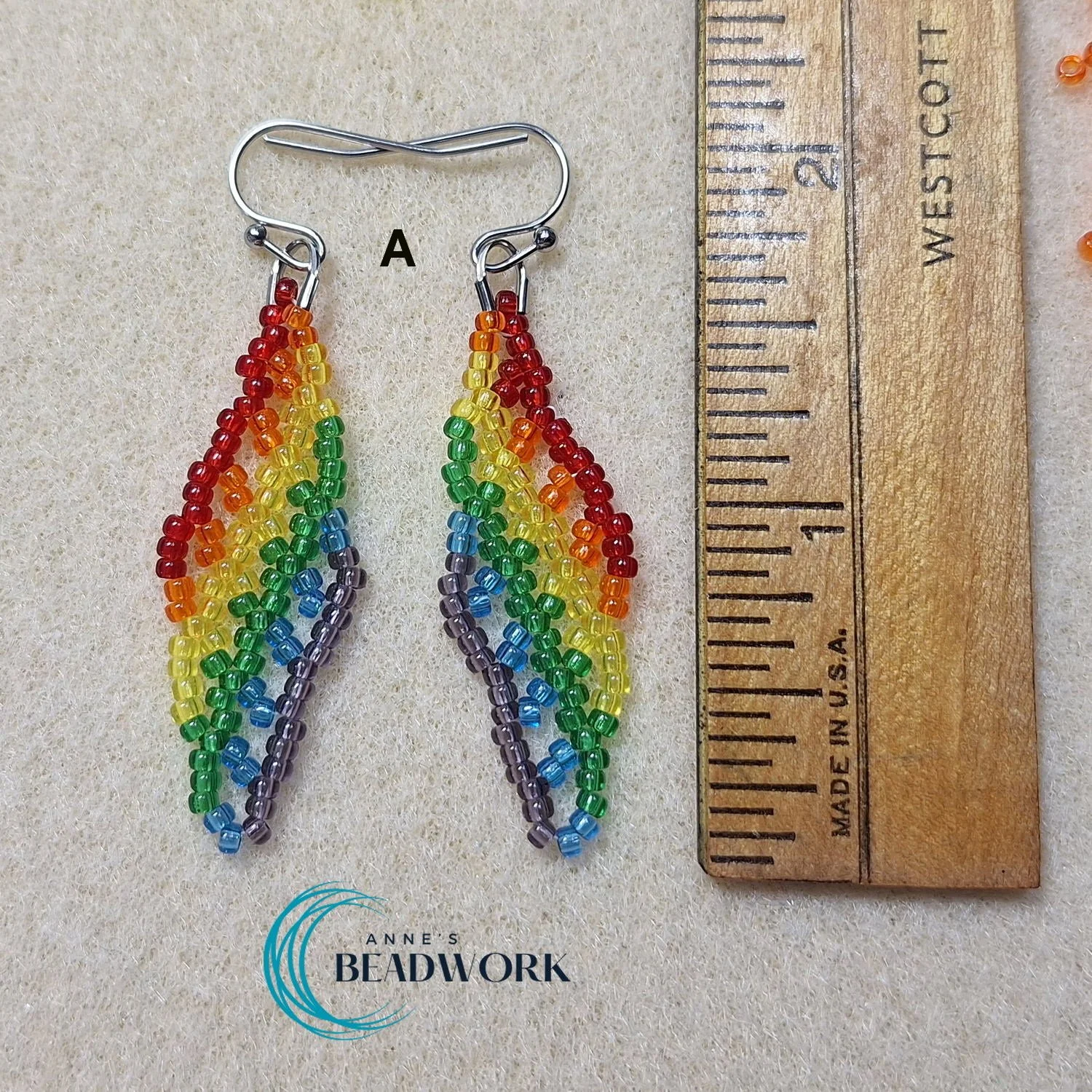 Feather_Earrings_Pride_Rainbow_Transparent_Mini_20260323_Length_A.jpg