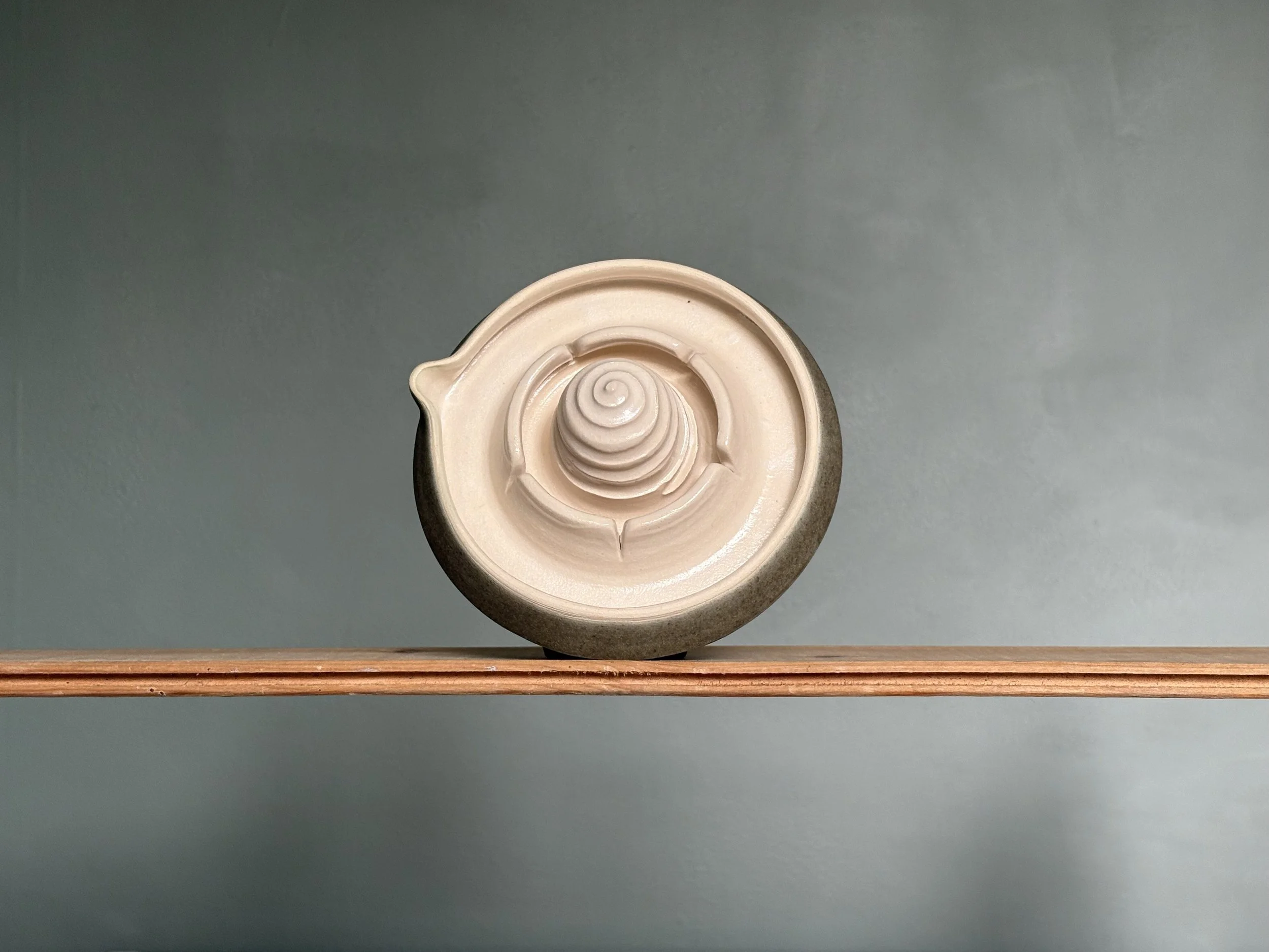 hiro ceramics mallow squeezer.jpg