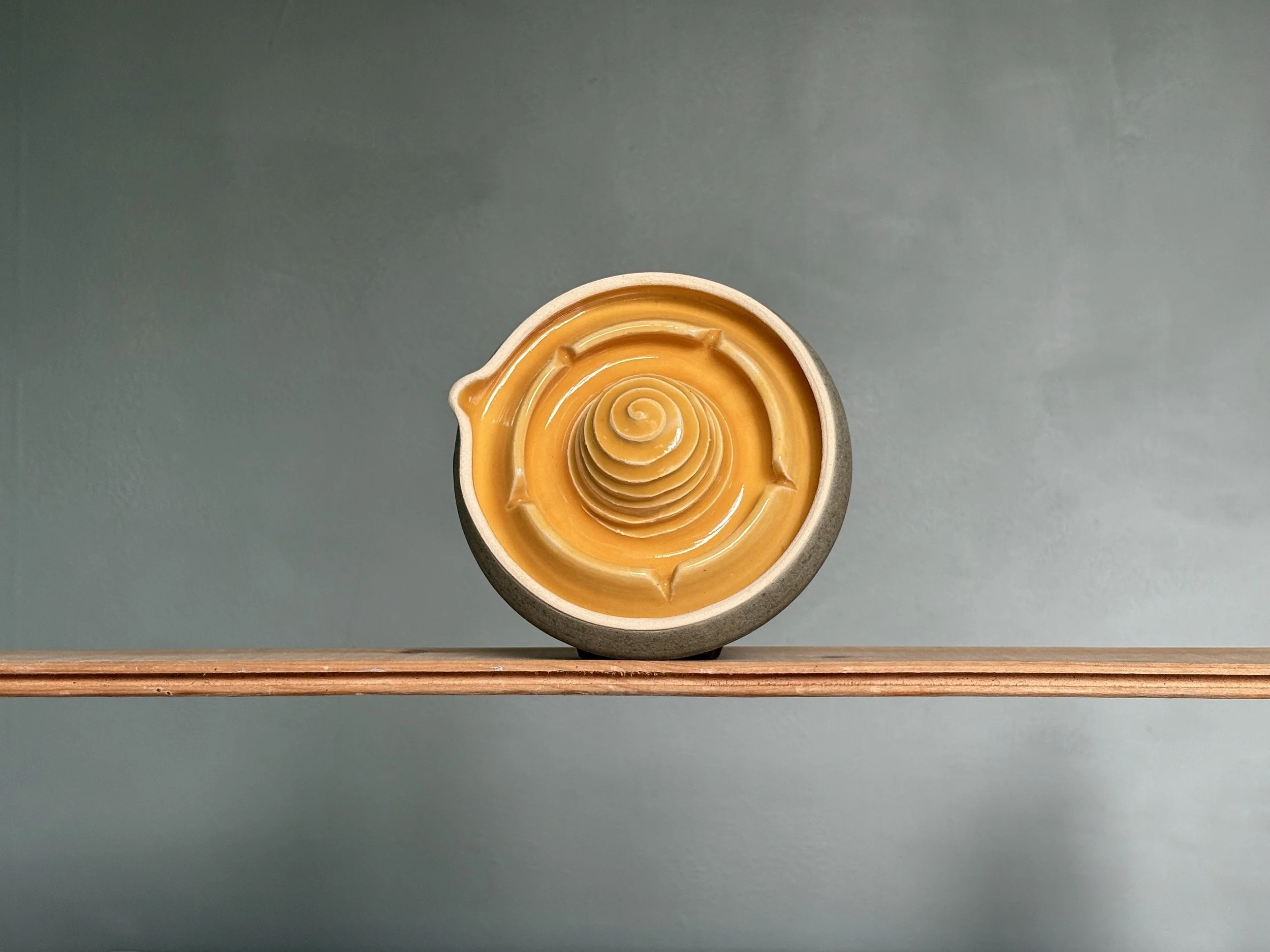 hiro ceramics himawari squeezer.jpg