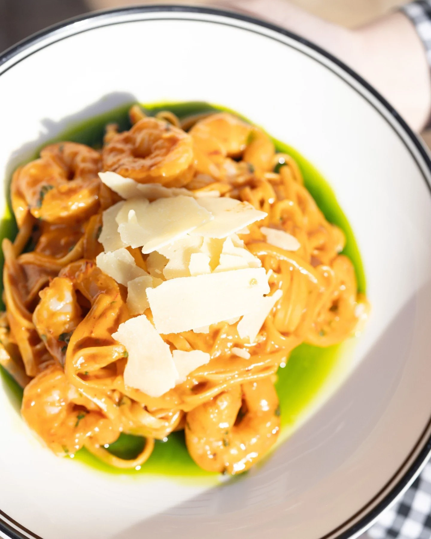 Your favourites are waiting! From schnitties to pasta and everything in between! Find your next feed at The Nyngan. 🍻