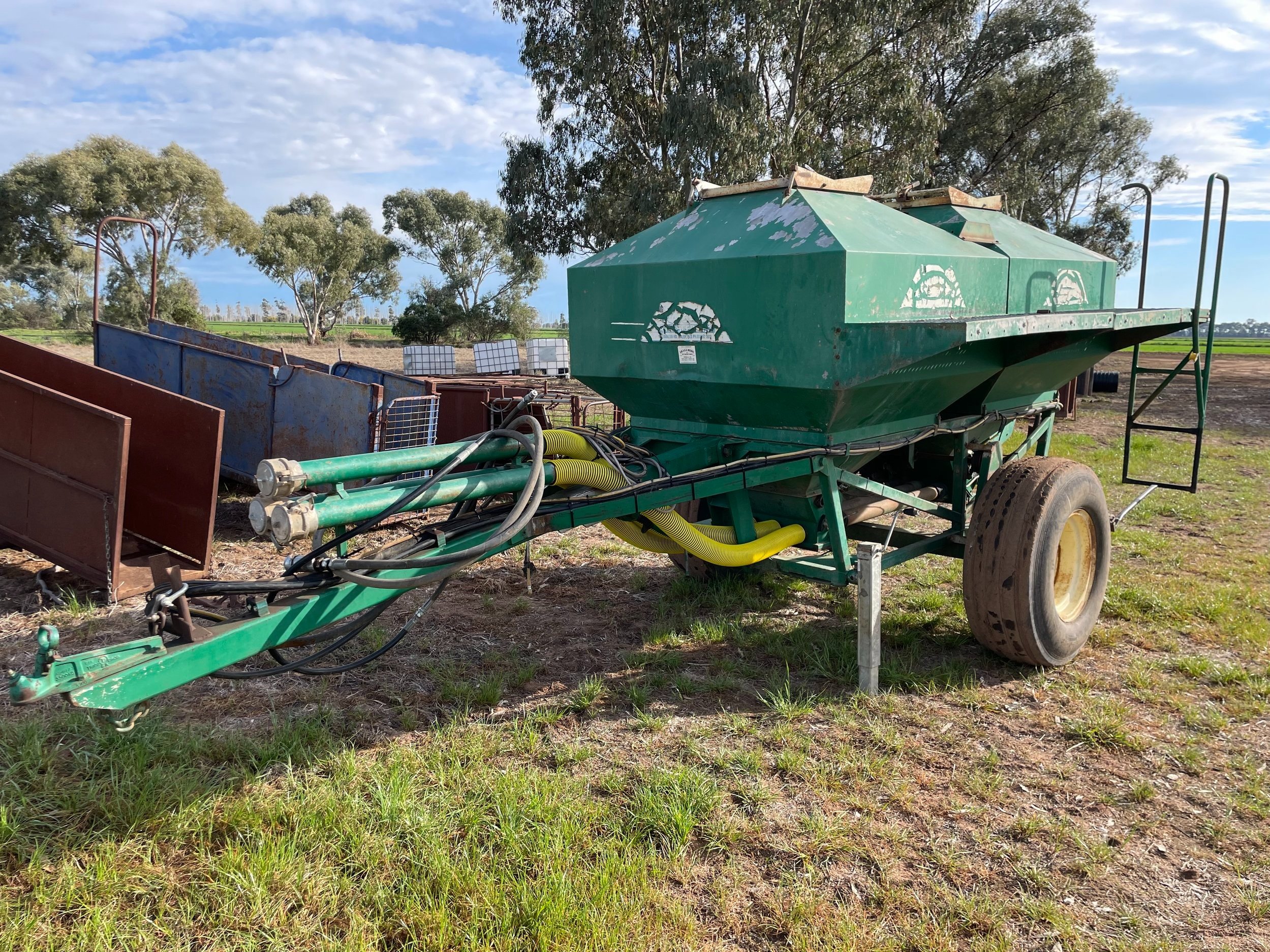 Simplicity+Airseeder+%281%29.jpg