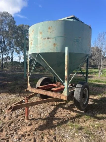 Trailing Fert Bin (Phone).JPG