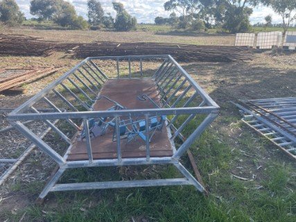 Hay Feeder (Phone).JPG