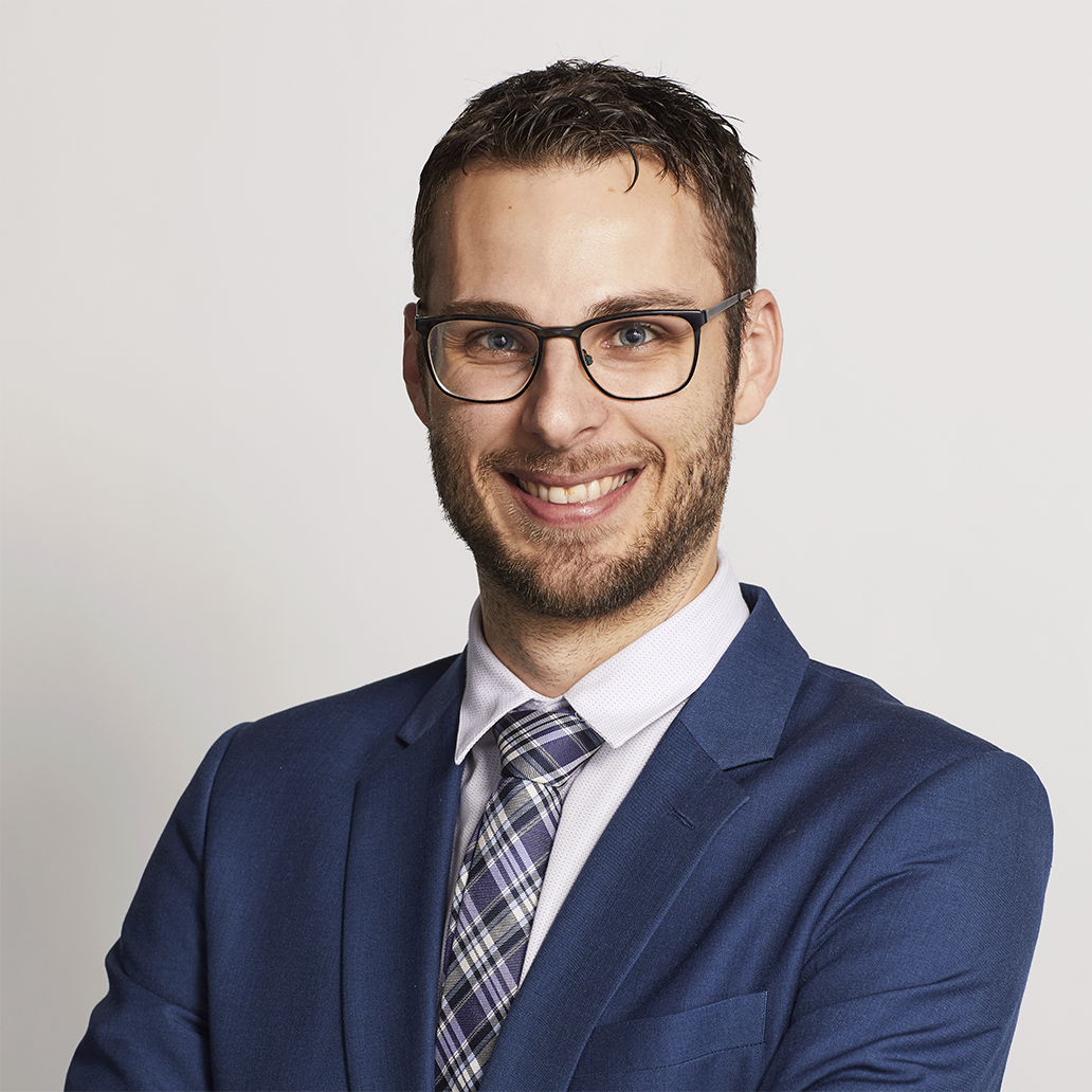 Headshot of Dr Matthew Priestley