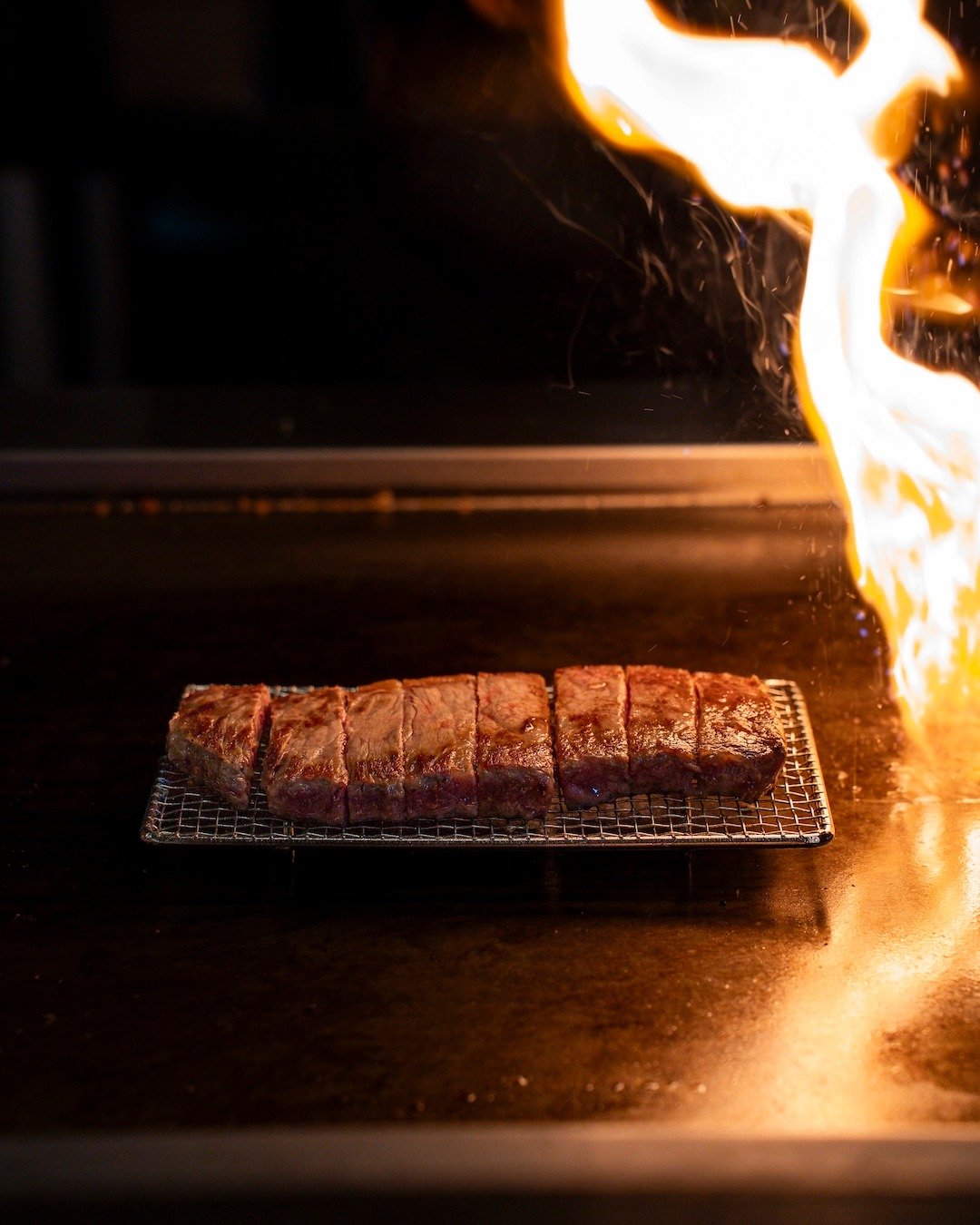 Melt-in-your-mouth marbling and just the right sear. Teppanyaki dreams are made of this.

www.moriubud.com
wa. ‪+6288211566925‬

#mori #kansha #omotenashi #ubud #bali #gyu #gyuniku #teppanyaki