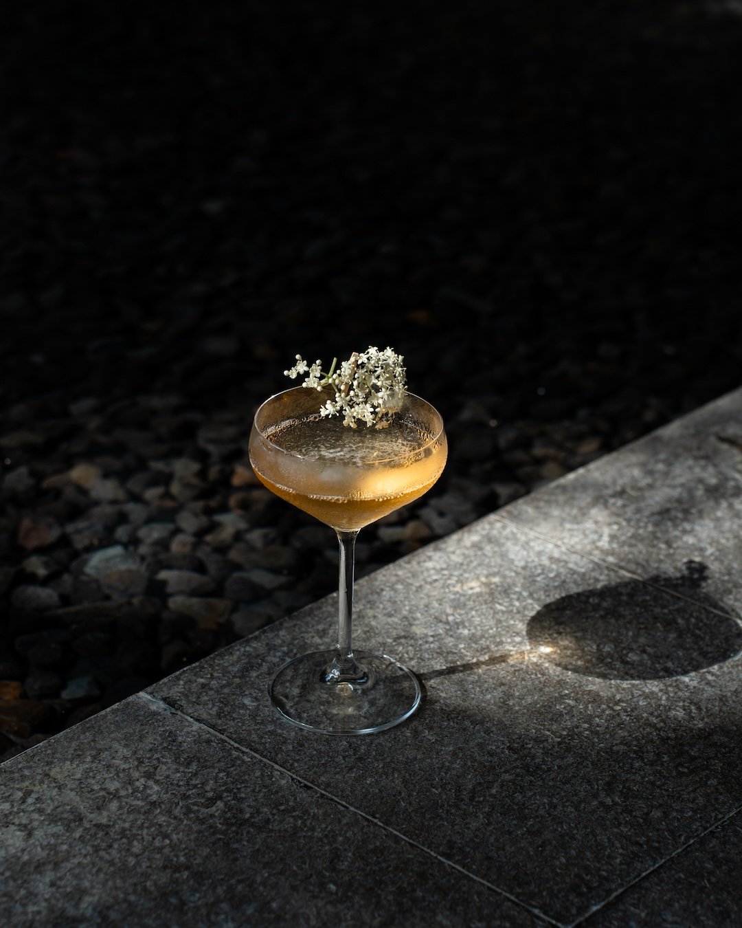 It meets your lips and for a moment and everything slows. It starts in stillness. A deep inhale. Cool and herbaceous, the first sip lands like walking barefoot across moss. There&rsquo;s a bittersweet stillness, a low hum of gin and matcha unfolding 