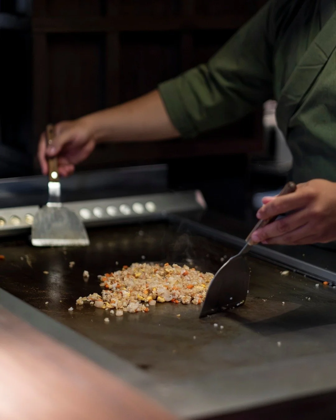 Rice, flame, and rhythm. 🔥 The Yakimeshi sizzles on the teppan with soy garlic and mixed seafood, a harmony of sound and scent only found at Mori.

www.moriubud.com
wa. ‪+6288211566925‬
&mdash;&mdash;&mdash;
#mori #kansha #omotenashi #ubud #bali #mo