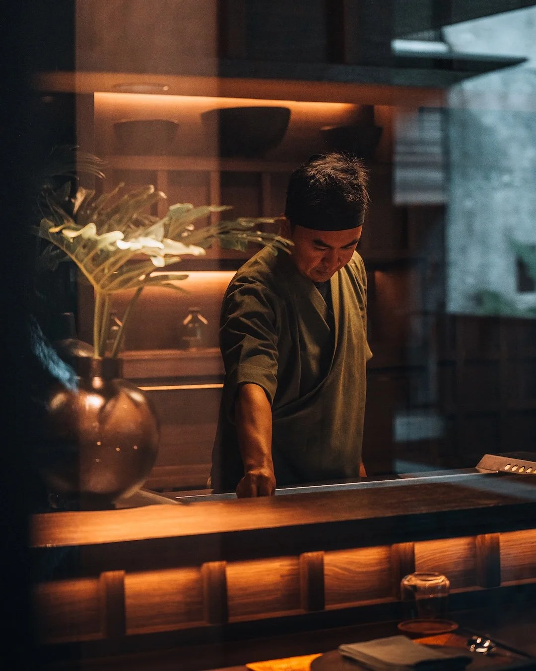 Dining out in Ubud, elevated. At Mori, teppan is a craft &mdash; precision cuts, controlled fire, and flavours built moment by moment. This is a set dinner made to be watched, felt, and remembered. 🔥🍶 🥢 #UbudEats #APerfectBite

www.moriubud.com
wa