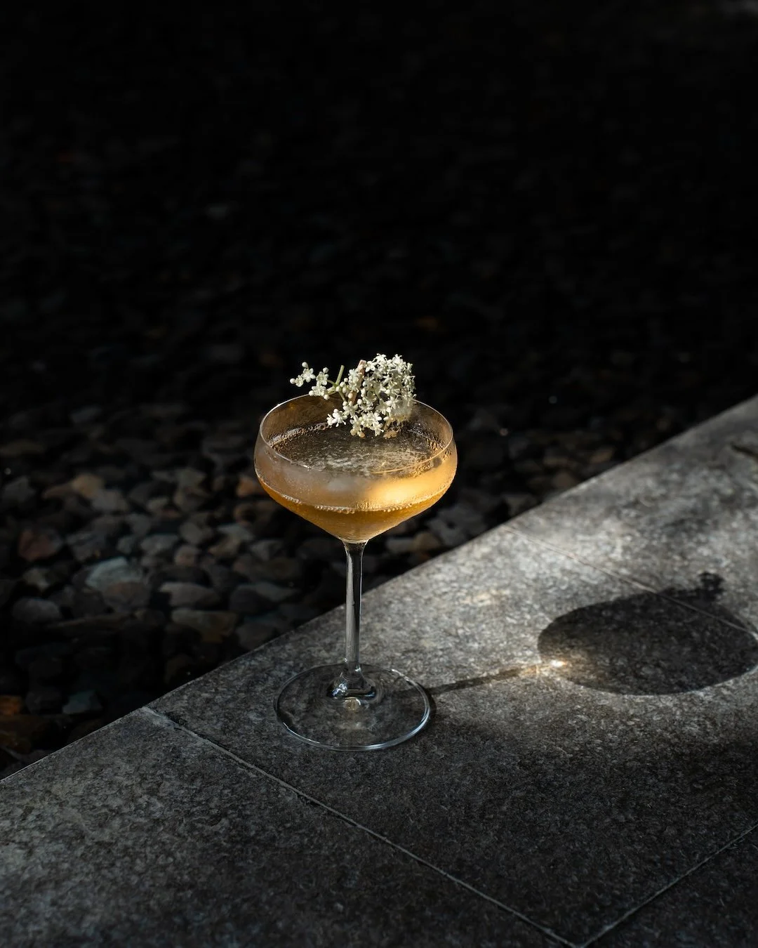 A walk through a Japanese garden at dusk. 🌿✨ Juniper-led gin, white vermouth, matcha bitters, and rosemary water &mdash; THE MORI NEGRONI is calm, balanced, and quietly captivating.

🍸 gin, white vermouth, matcha bitter, rosemary water, dash of sim