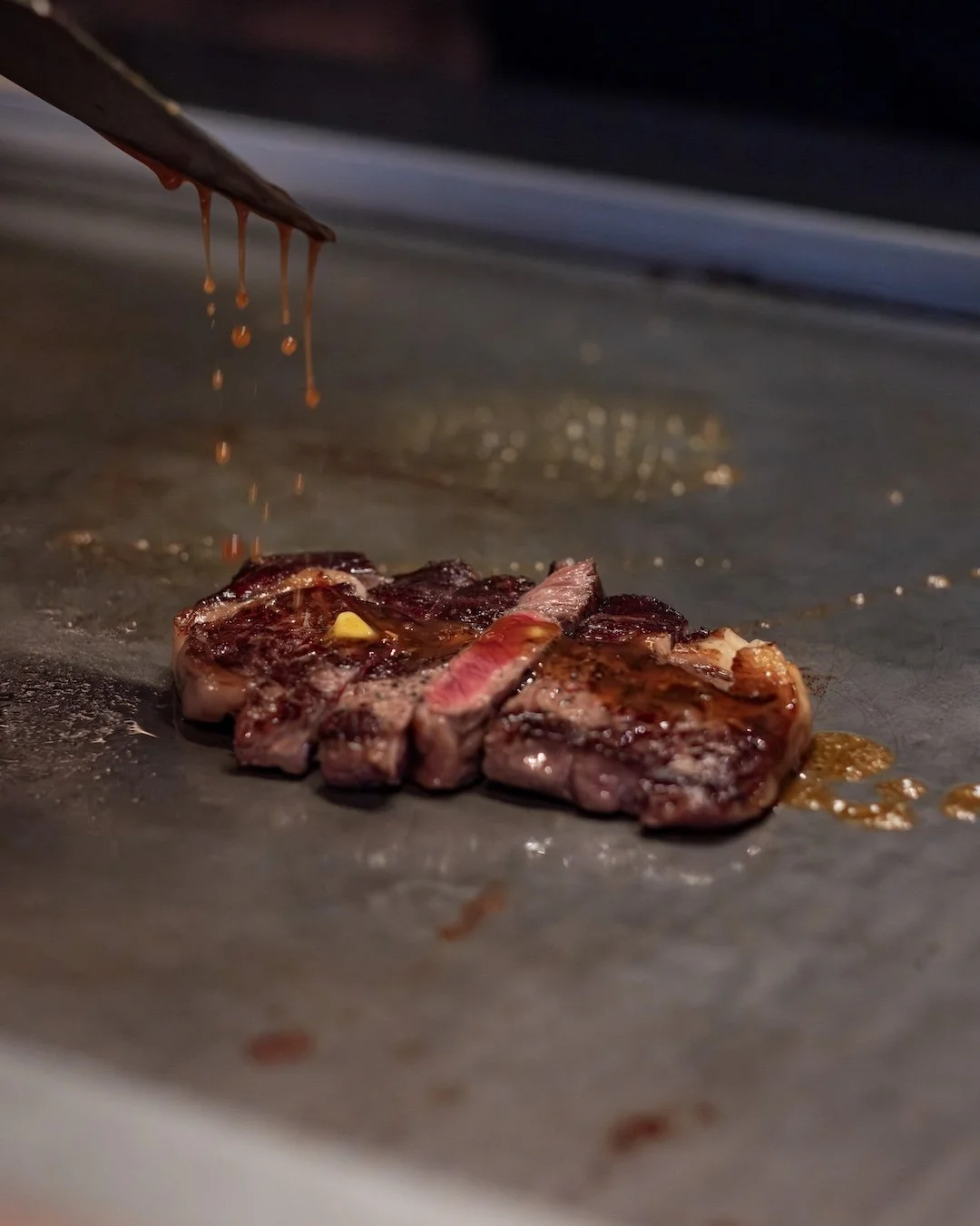 Sliced, seared, and served at its best. An experience that&rsquo;s all about flavor, texture, and precision. 🔥🥩 #UbudEats #APerfectBite

www.moriubud.com
wa. ‪+6288211566925‬

#moriubud #teppanyaki #ubudteppanyaki #teppanyakiubud #dinnerubud #ubudd
