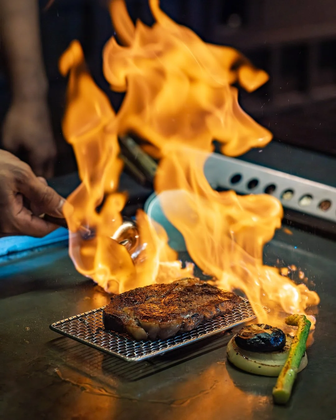 Beautiful marbling, bold flavor, perfect fire 🔥🥩 Mori&rsquo;s Angus Rib Eye AU MB5 is all about richness, balance, and the art of teppanyaki. #UbudEats #APerfectBite

www.moriubud.com
wa. ‪+6288211566925‬

#moriubud #teppanyaki #ubudteppanyaki #tep